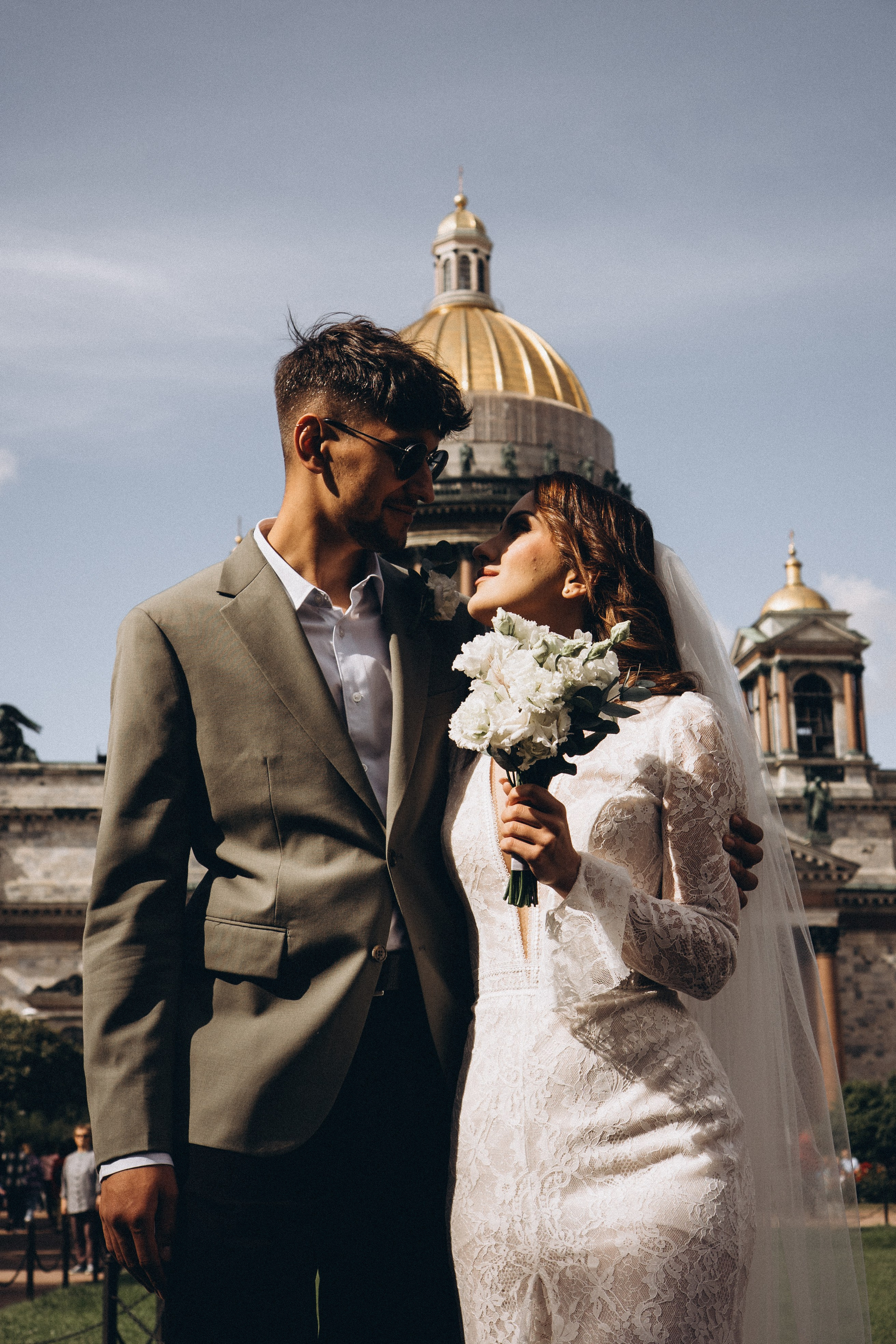 СВАДЕБНАЯ ПРОГУЛКА ВОЗЕ ИСАИКЕВСКОГО СОБОРА АСТОРИИ И ЗАКОНОДАЛЕТНОГО СОБРАНИЯ. Профессиональный фотограф, Санкт-Петербург — Виктория Богомолова