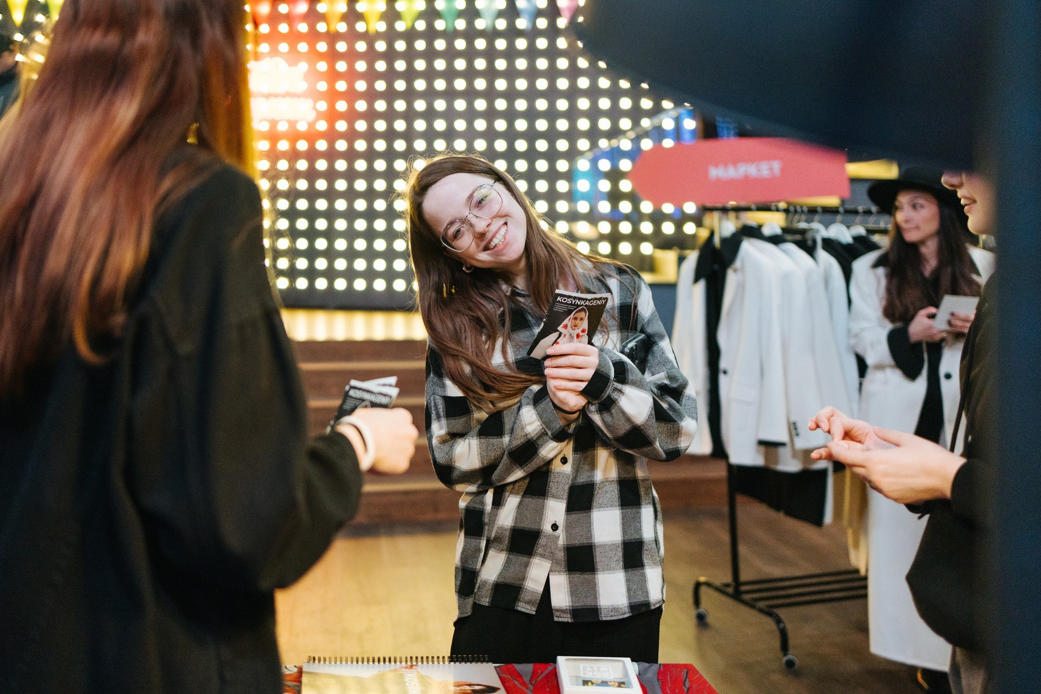 21–22 октября 2023 в Универмаге «Цветной» / фото Валерий Белобеев. Фотоотчеты «Ламбада-маркета»