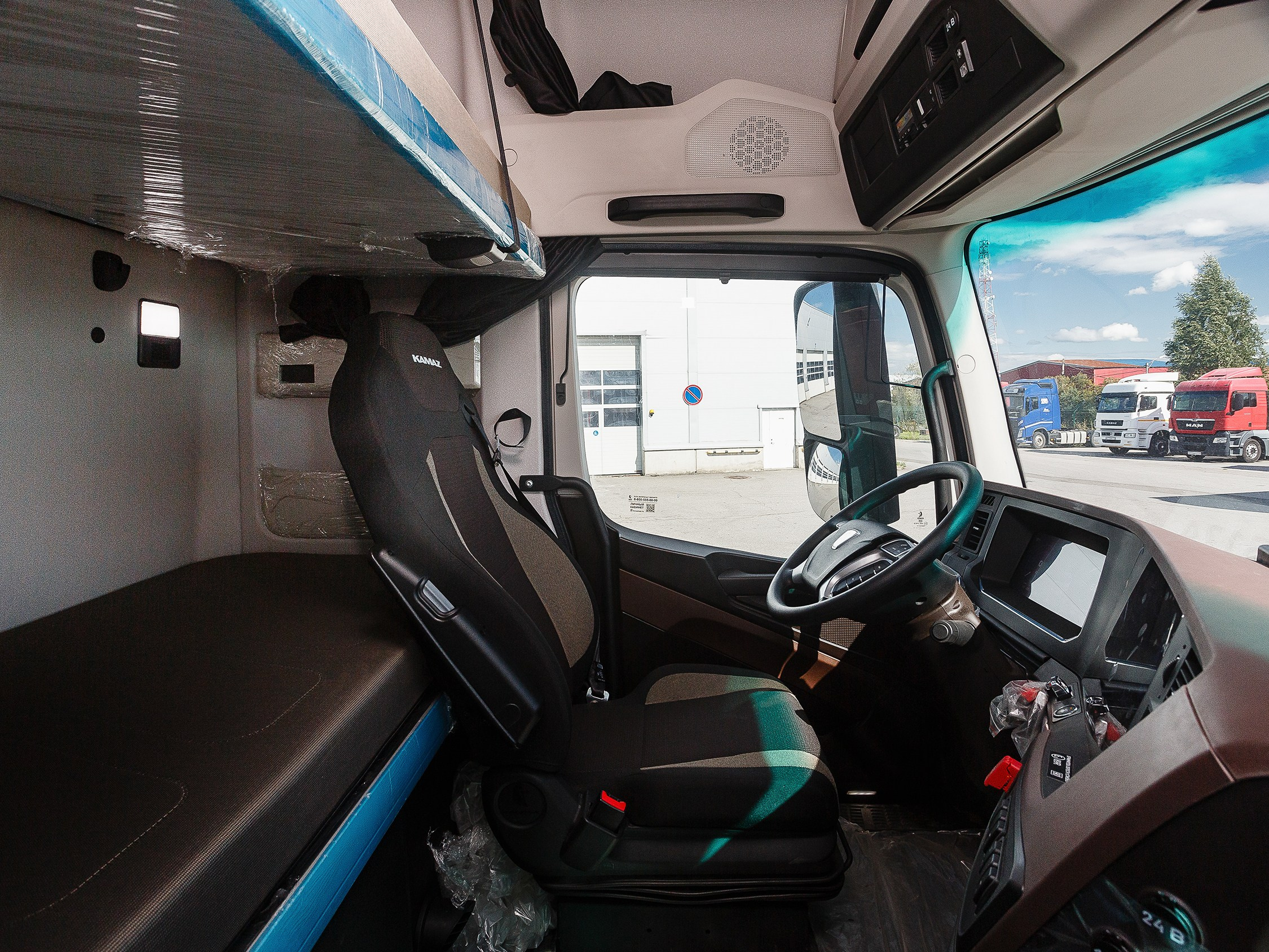 Автомобильный фотограф в СПб. Репортажная фотосъёмка в Санкт-Петербурге. Фотограф на мероприятие: выставки, презентации, автогонки. Фото для сайта, отчётов и публикации в сми. Профессиональный фотограф Сергей Пушкин. Промышленная фотосъёмка. Автопром. Фотосъёмка авто и спецтехники. Профессиональные фото большегрузов.