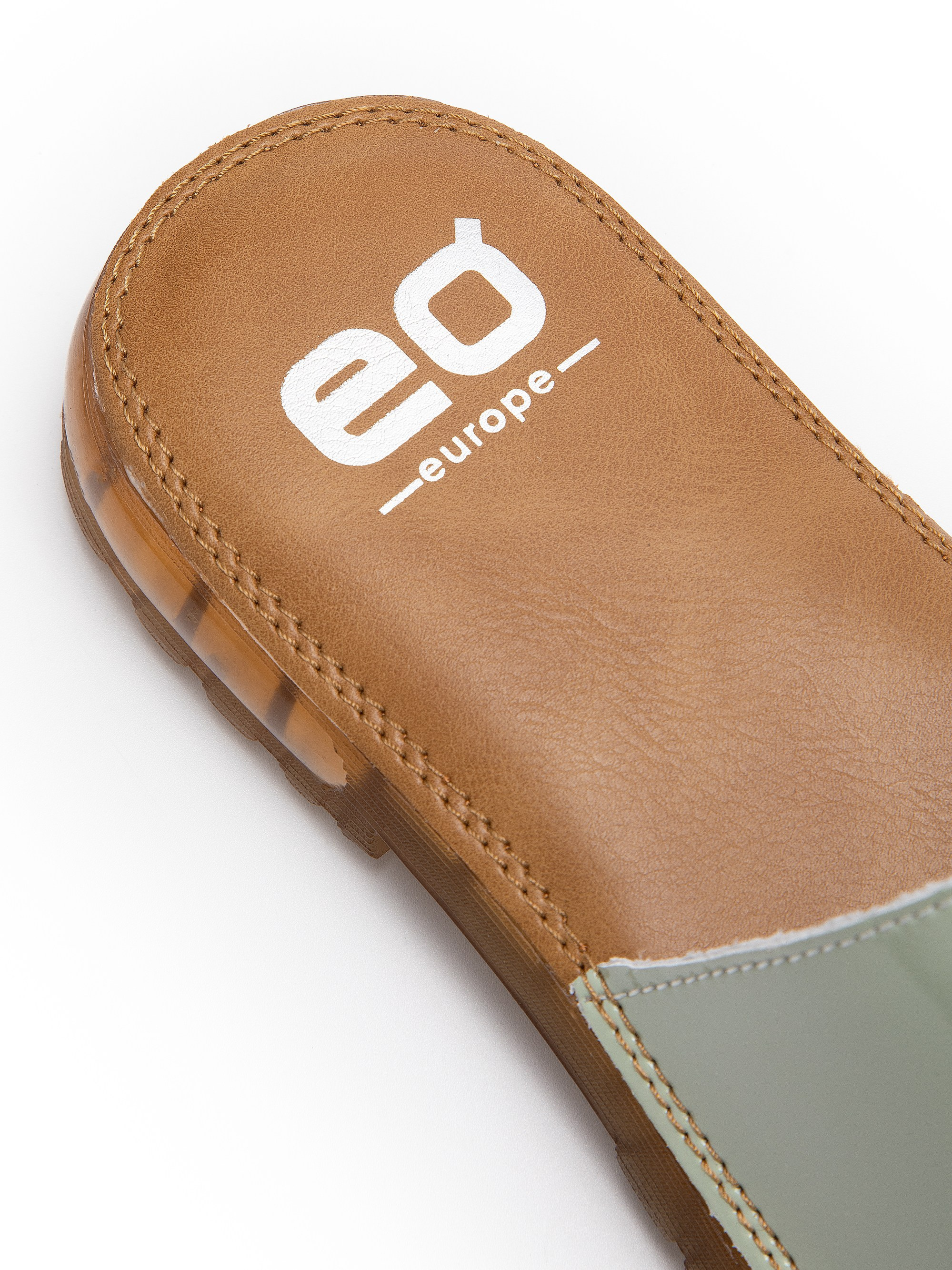 Каталожная фотография обуви. Фотограф в Москве Егор Гончаров