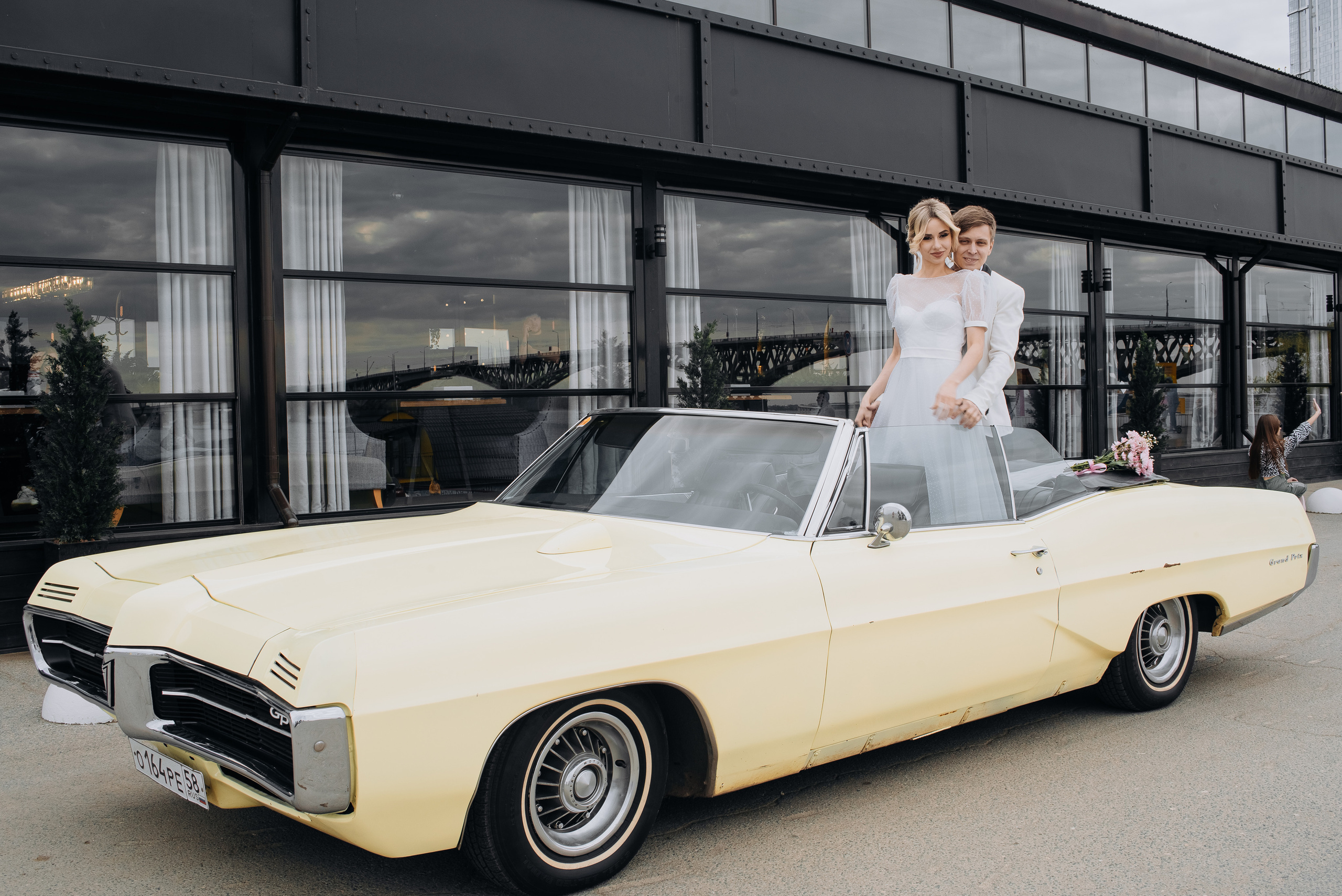 Оксана. Свадебные фотограф и видеограф в Саратове