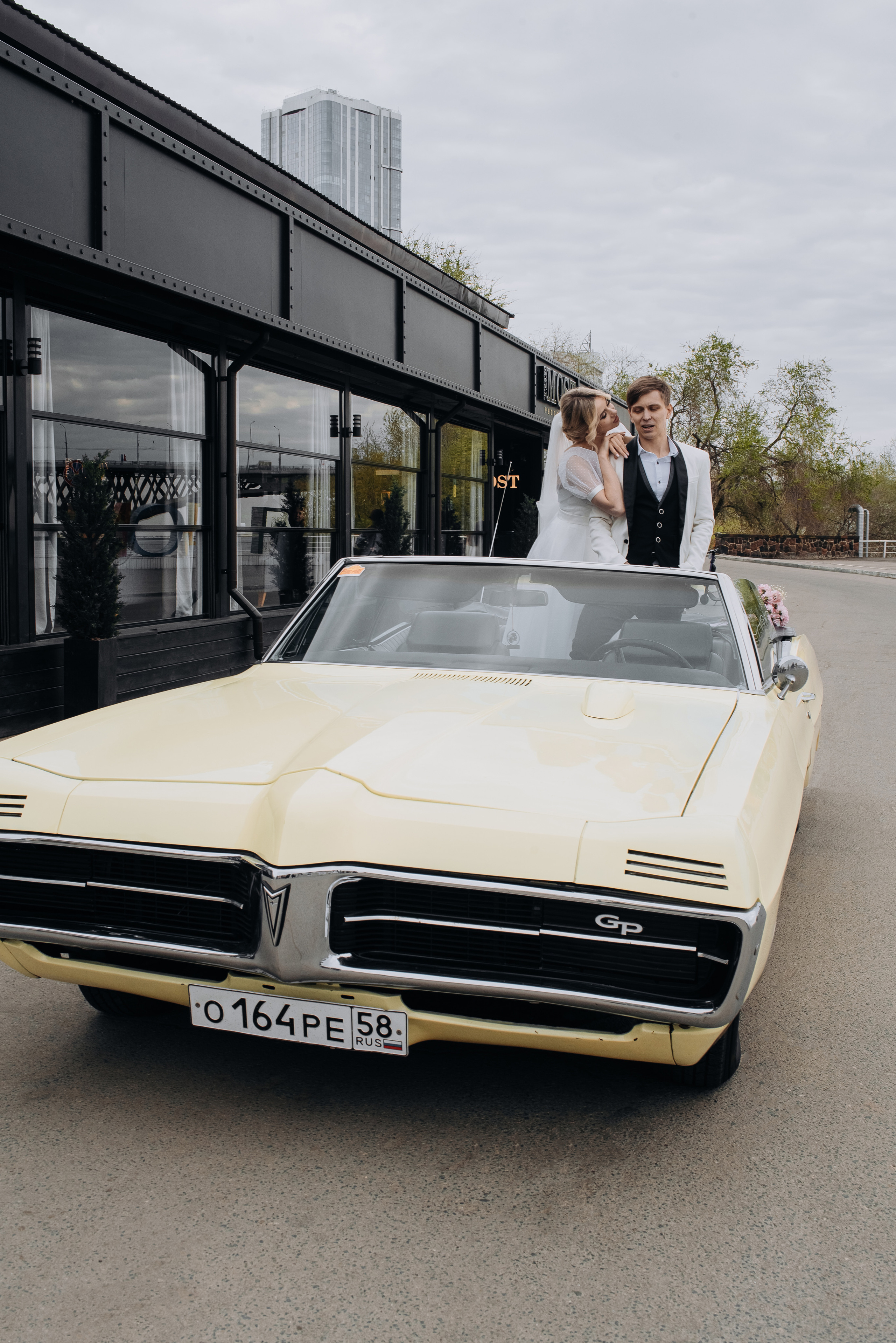 Оксана. Свадебные фотограф и видеограф в Саратове