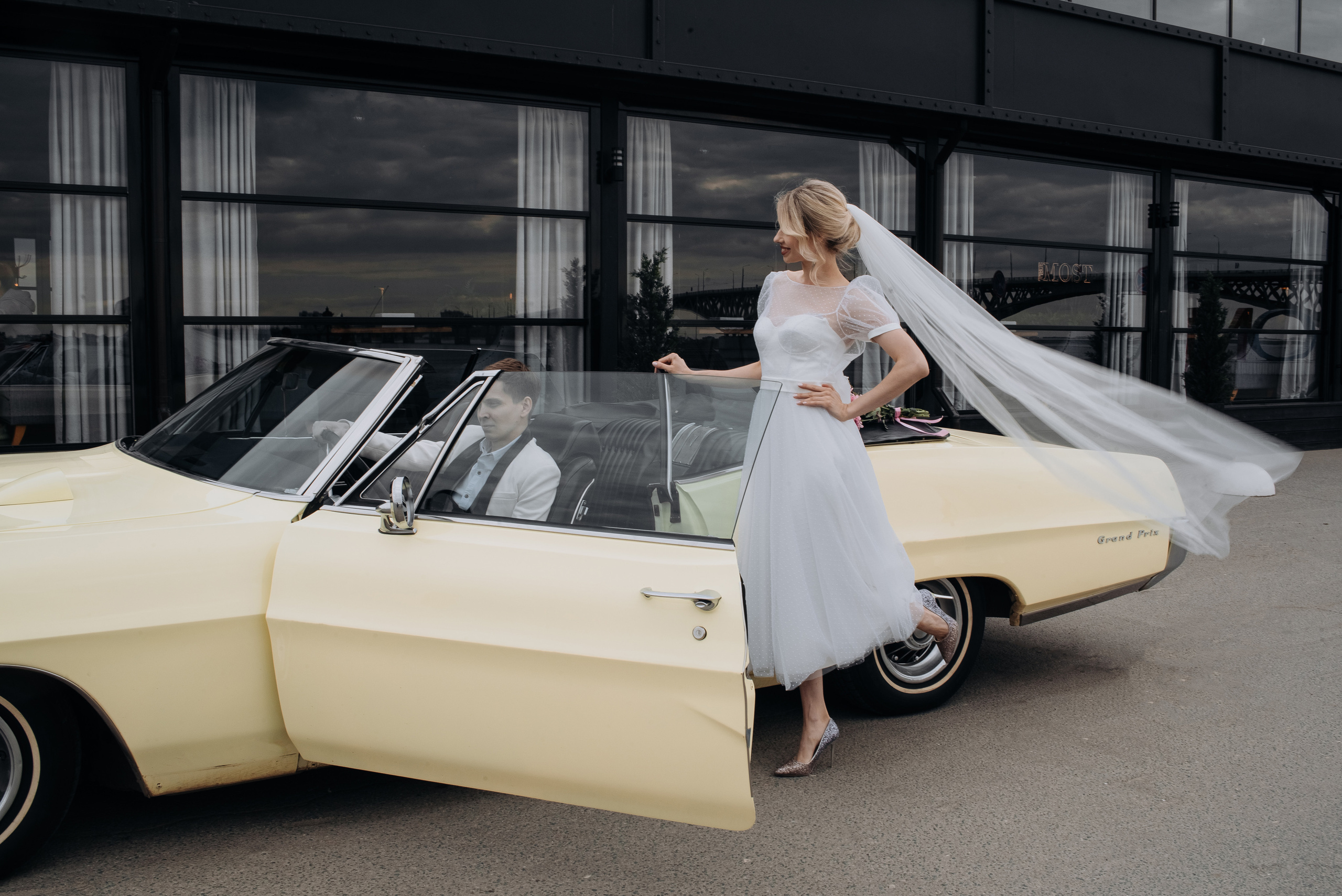 Оксана. Свадебные фотограф и видеограф в Саратове