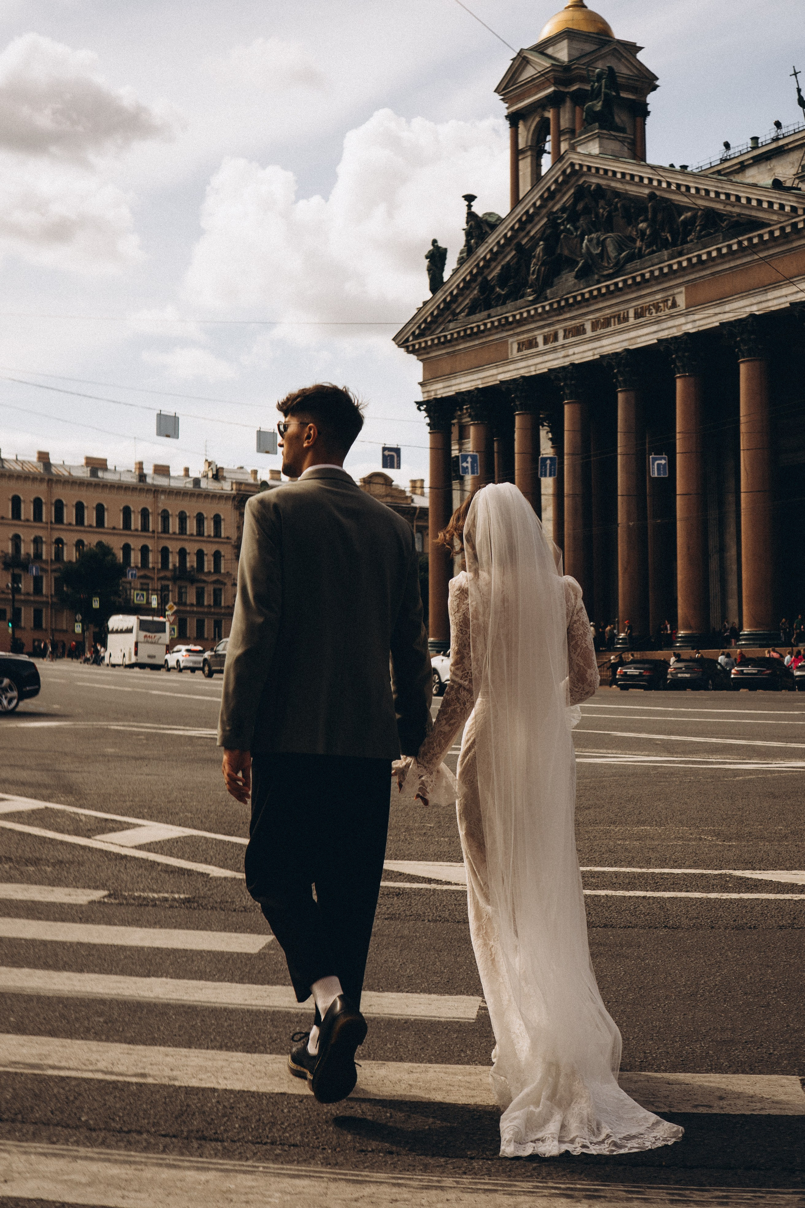 СВАДЕБНАЯ ПРОГУЛКА ВОЗЕ ИСАИКЕВСКОГО СОБОРА АСТОРИИ И ЗАКОНОДАЛЕТНОГО СОБРАНИЯ. Профессиональный фотограф, Санкт-Петербург — Виктория Богомолова