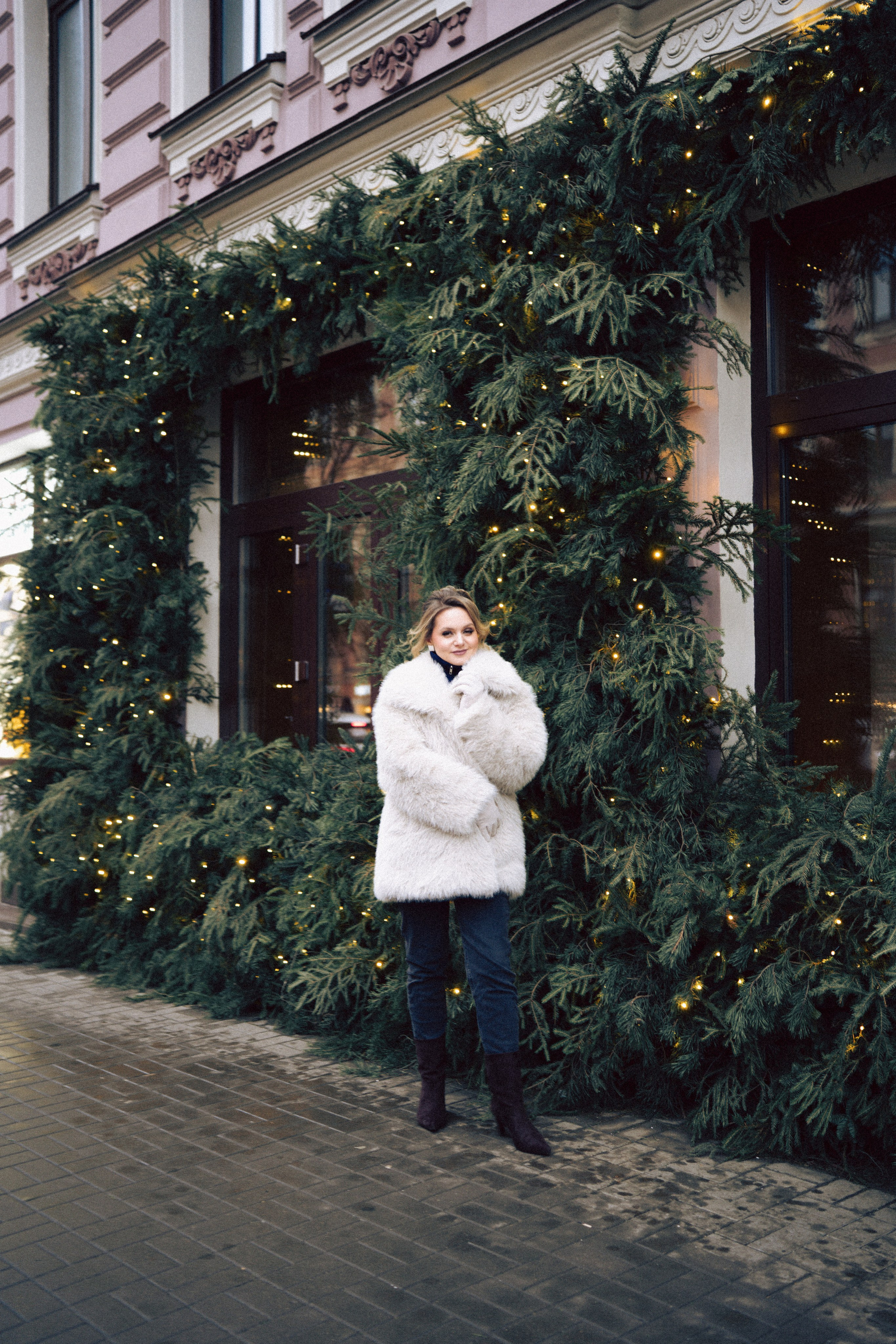 НОВОГОДНЯЯ ФОТОСЕСИИЯ В СТУДИИ ДЛЯ ДЕВУШКИ И ПРОГУЛКА ПО ЧЕРНЫШЕВСКОЙ. Профессиональный фотограф, Санкт-Петербург — Виктория Богомолова