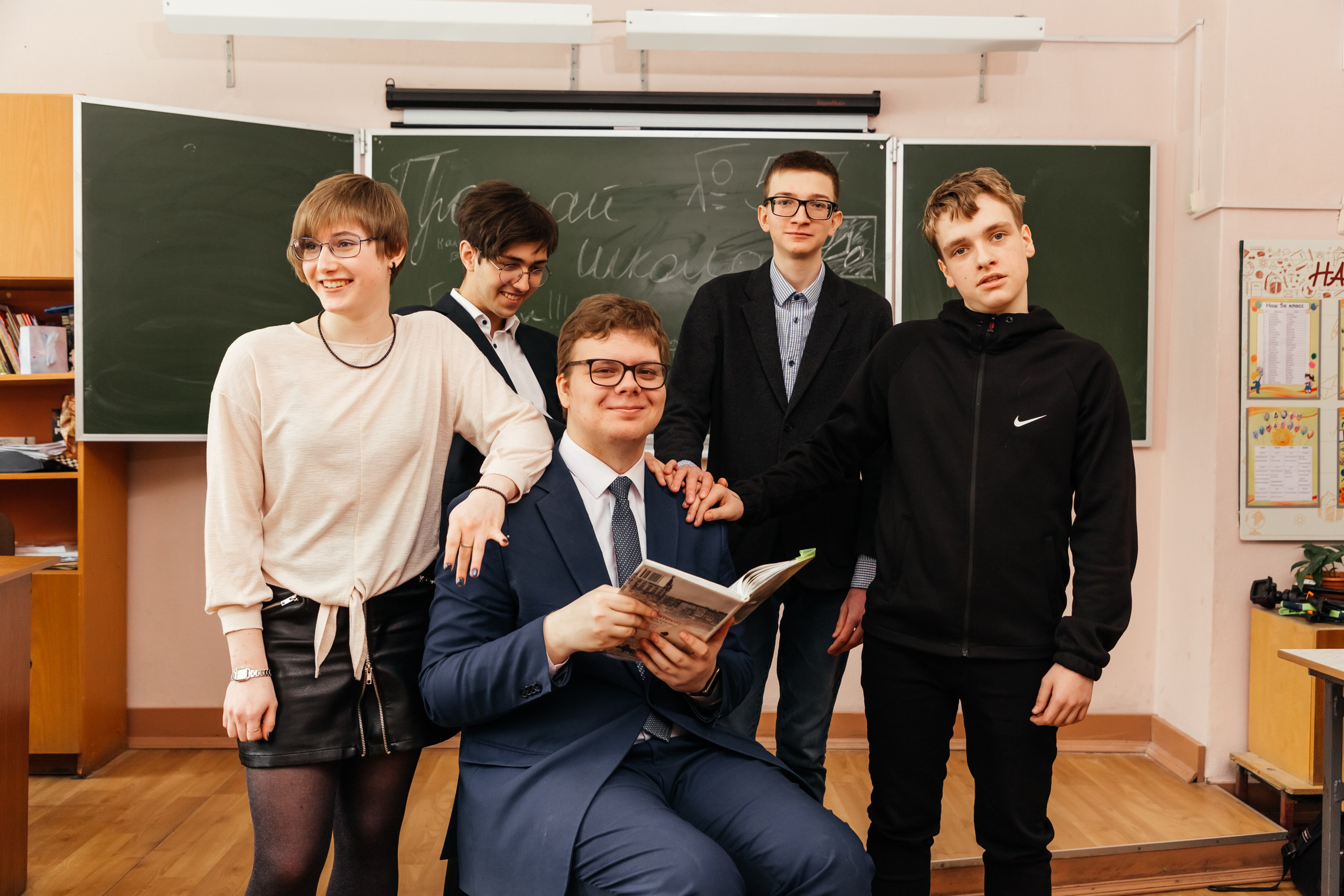 11 класс, в школе. Семейный фотограф Любовь Саркеева