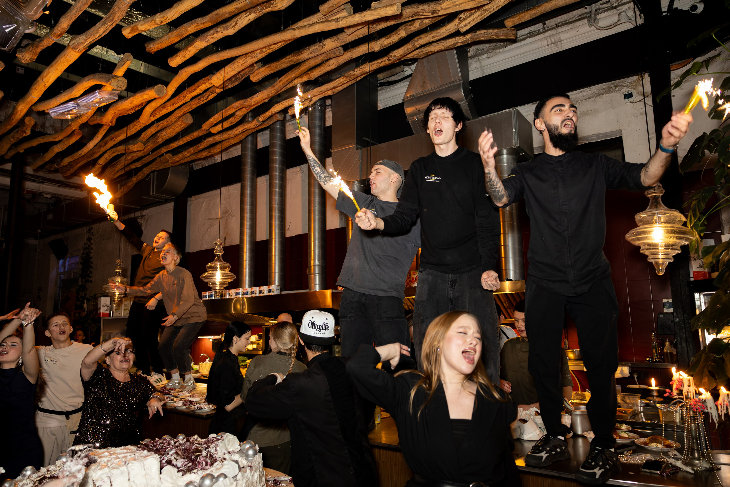 Новогодняя Ночь в арт-пространстве Gastrodvor. Дженбаз Павел — фотограф в Ялте