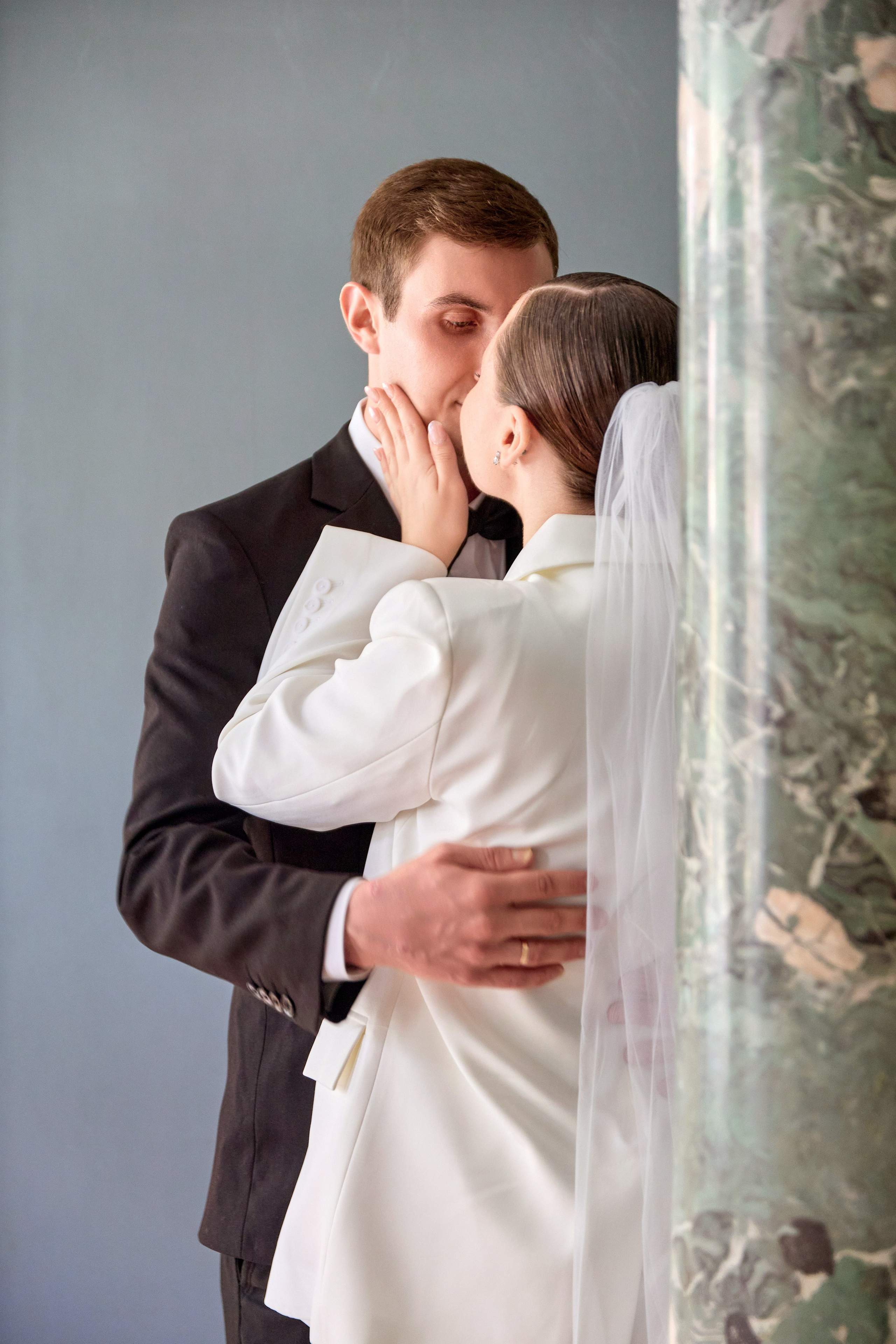 Свадебная фотосессия в Усадьбе Муравьёвых-Апостолов в Москве