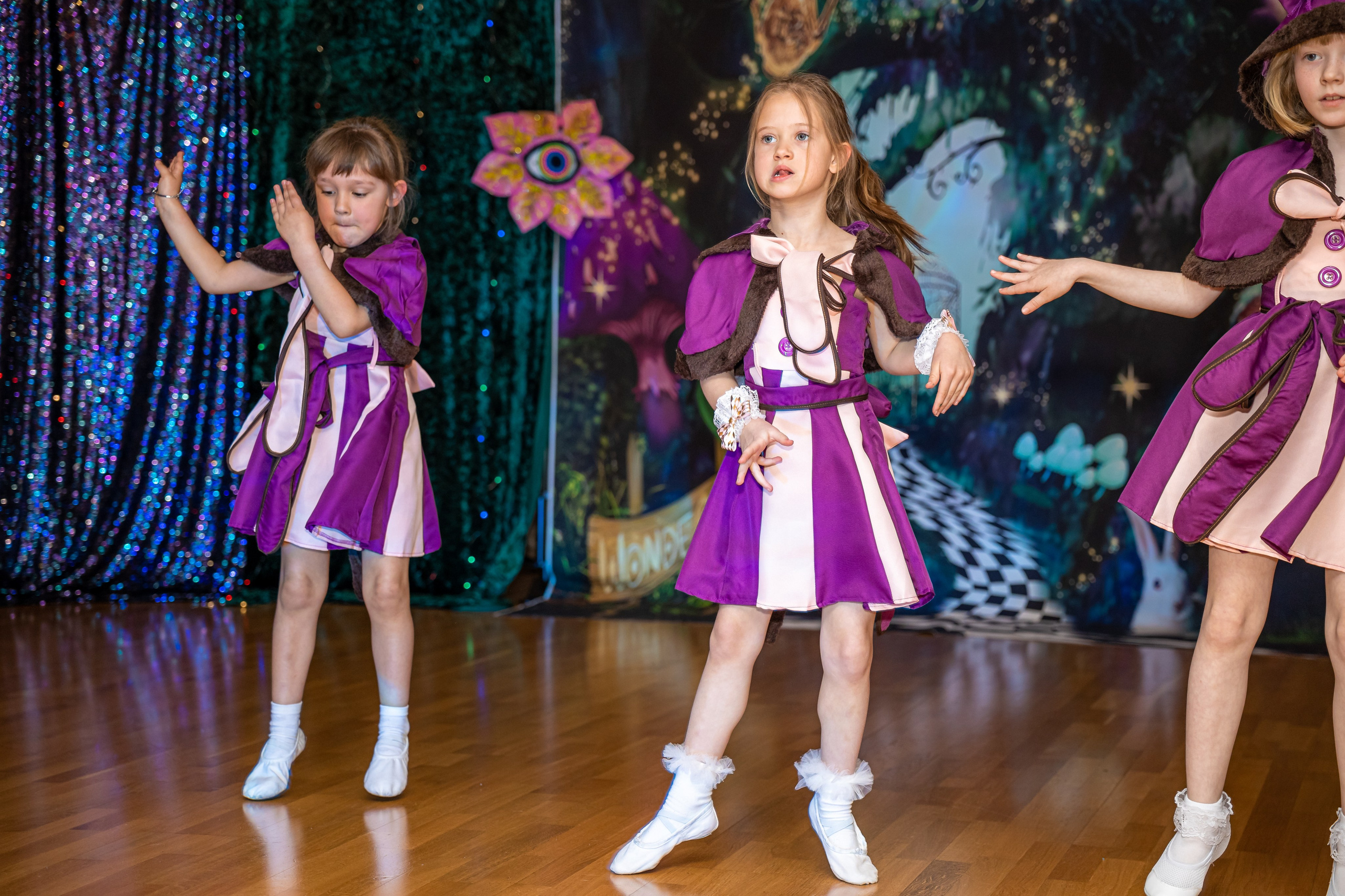 Фотосъемка детского выступления «Алиса в стране чудес». Ирина Носова - семейный и детский фотограф