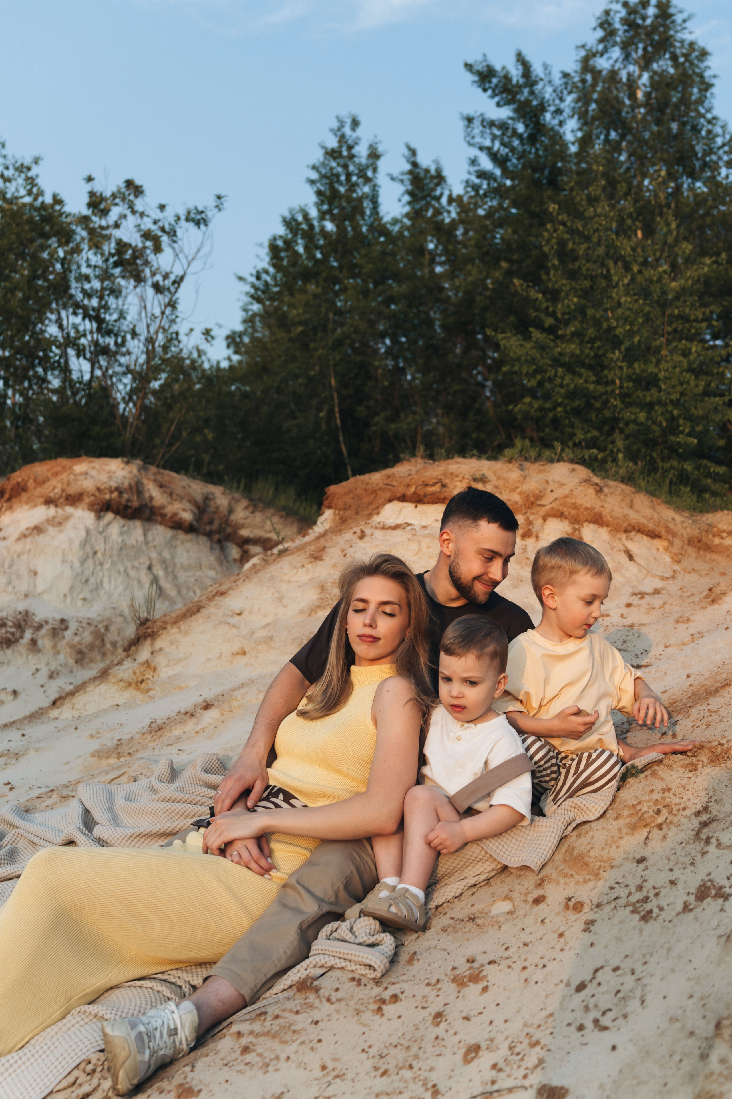 На карьере. Ваш фотограф Вика Артемова