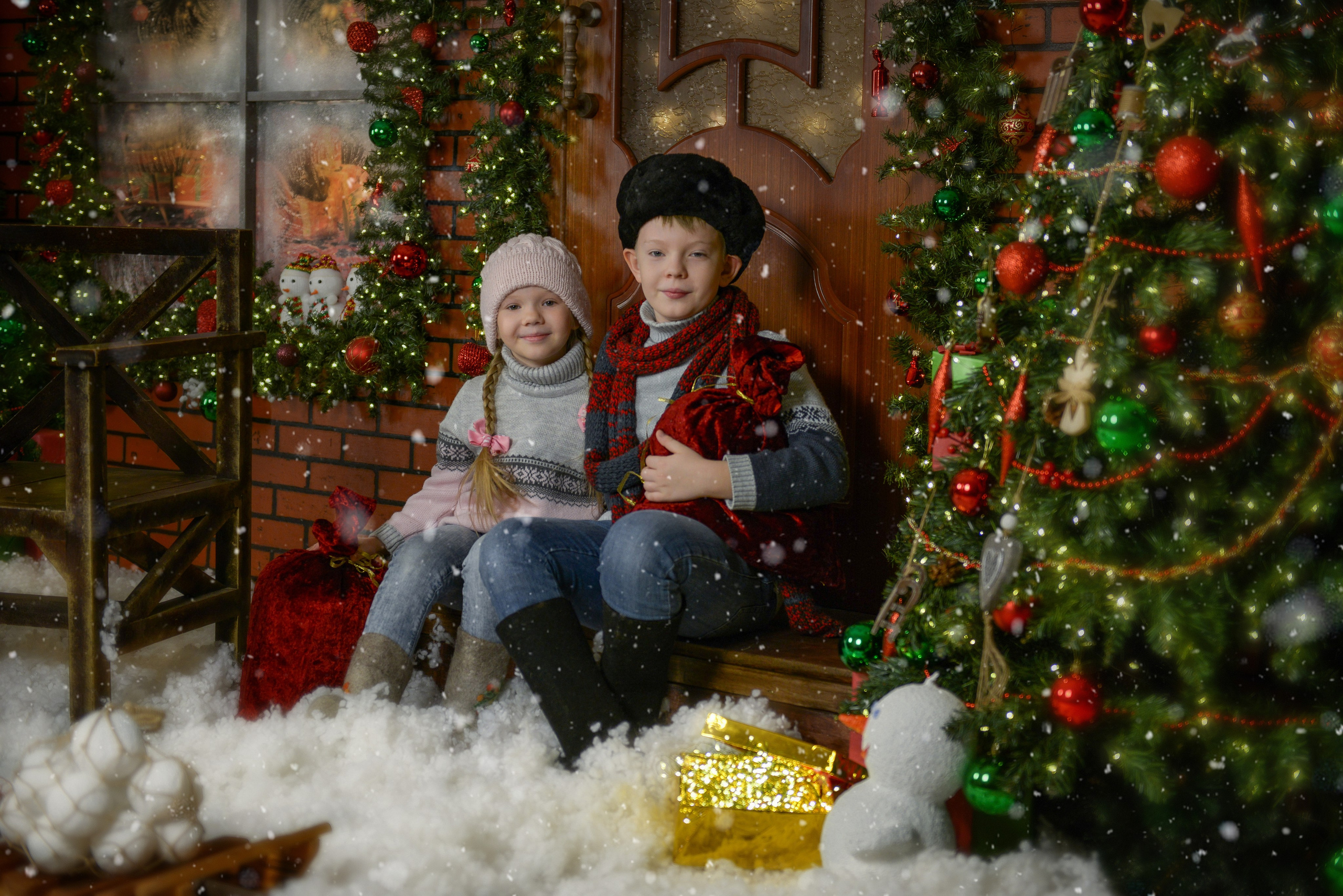 Встреча с Дедом Морозом (ежегодный). Татьяна Гойда портретный и семейный фотограф Ленск. Выпускные альбомы