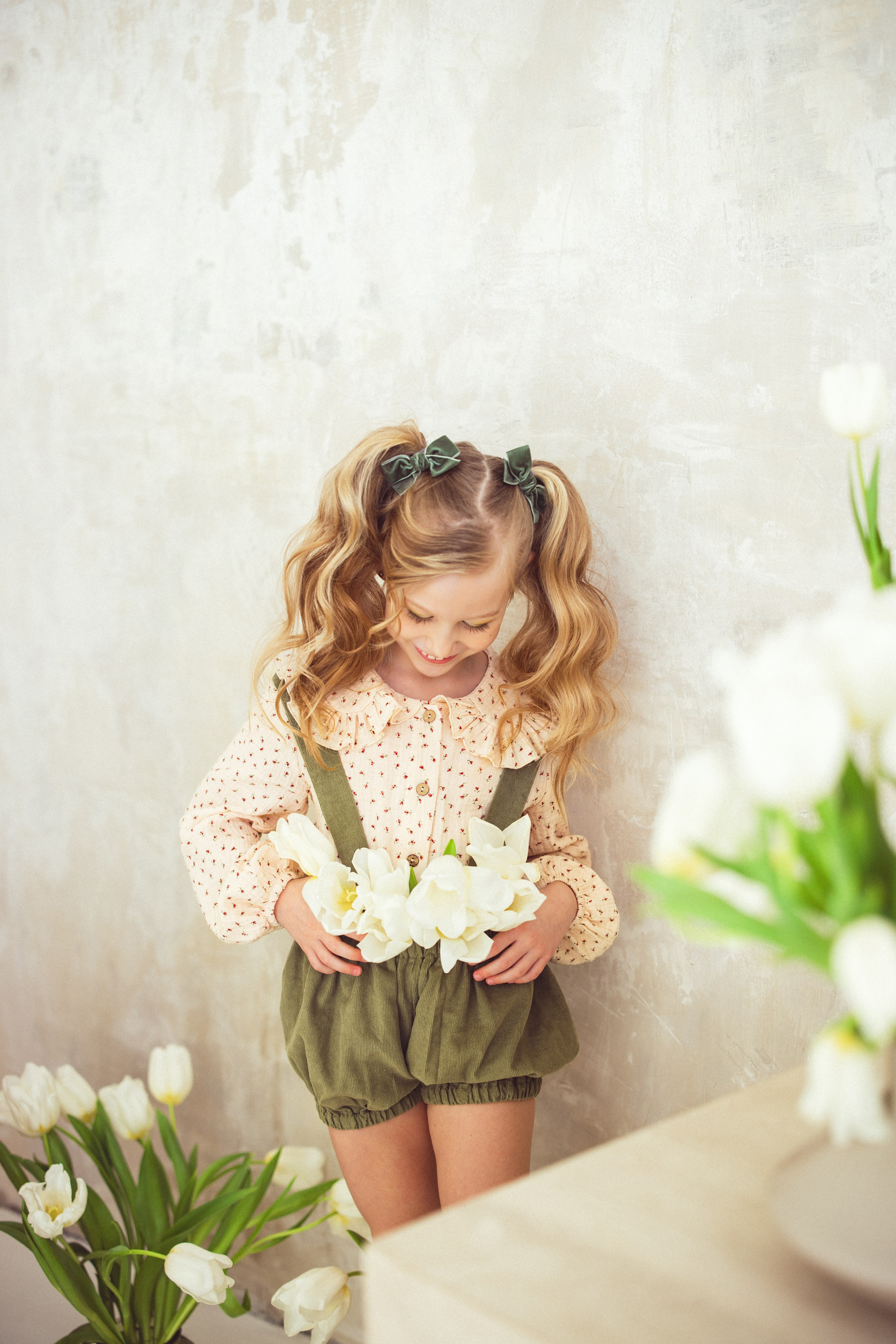 Фотосессия с белыми Тюльпанами, 2024 г. Семейный и детский фотограф в Краснодаре Анна Трашкова