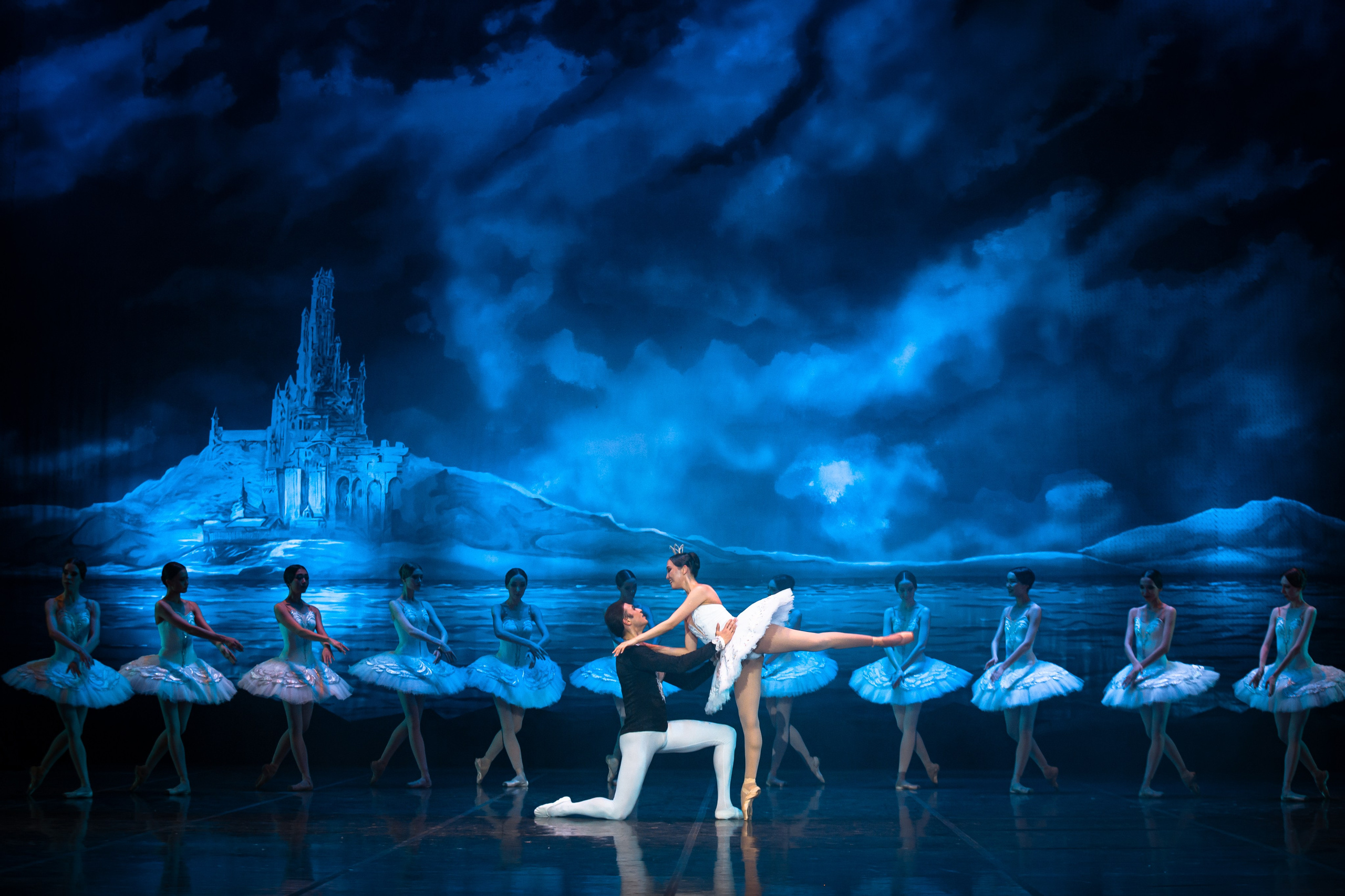 «Лебединое озеро» ГАТОБ г. Алматы 2024. Jora Abramov | Коммерческий и репортажный фотограф в Алматы