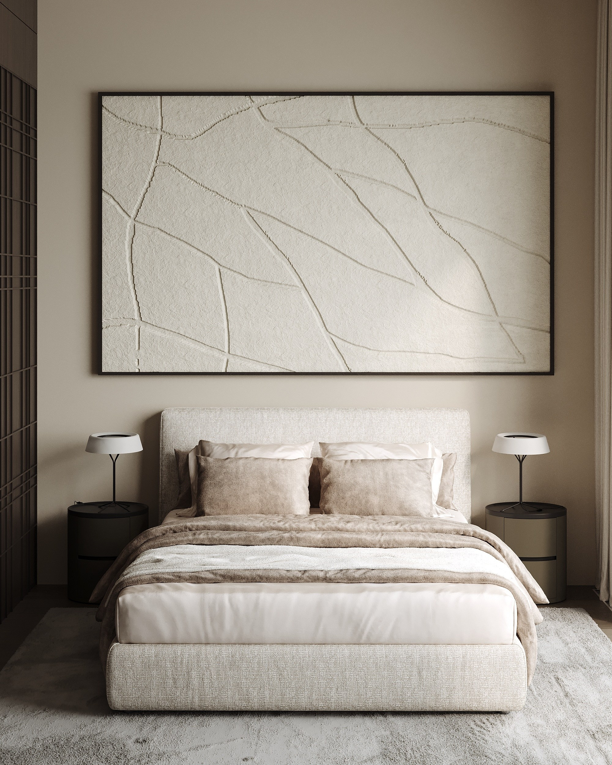 Уютная светлая спальня с акцентной стеной из темного дерева. 