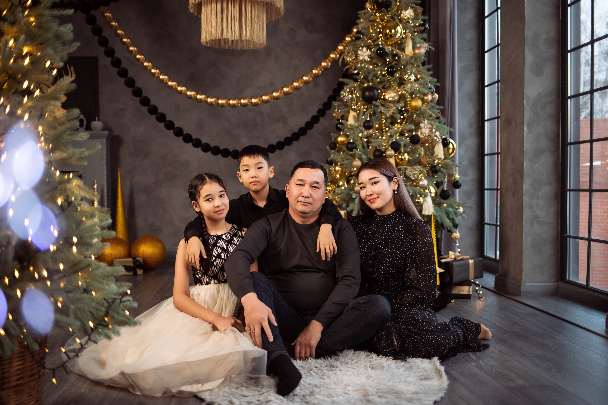 Семейная фотосессия в студии. Фотограф новорожденных в Новосибирске