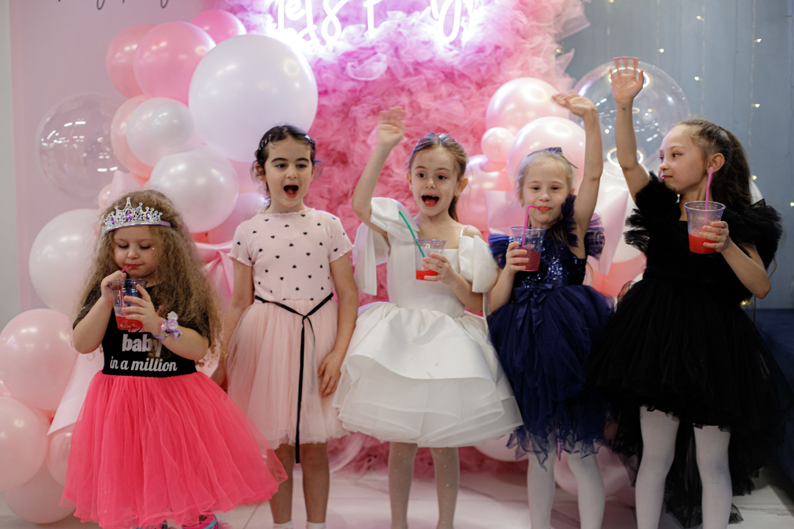 ASIA'S BIRTHDAY PARTY. Photokarish