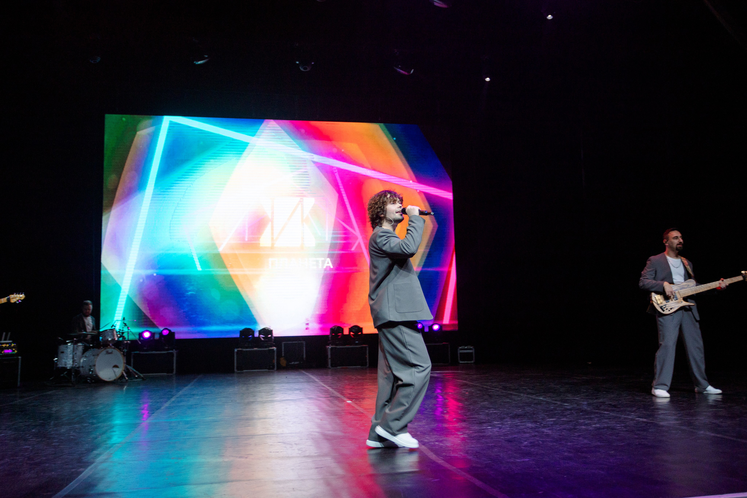 РЕПОРТАЖ: НОВЫЙ ГОД В ДК МЕТАЛЛУРГ. Профессиональный фотограф в Ижевске Леша Петров