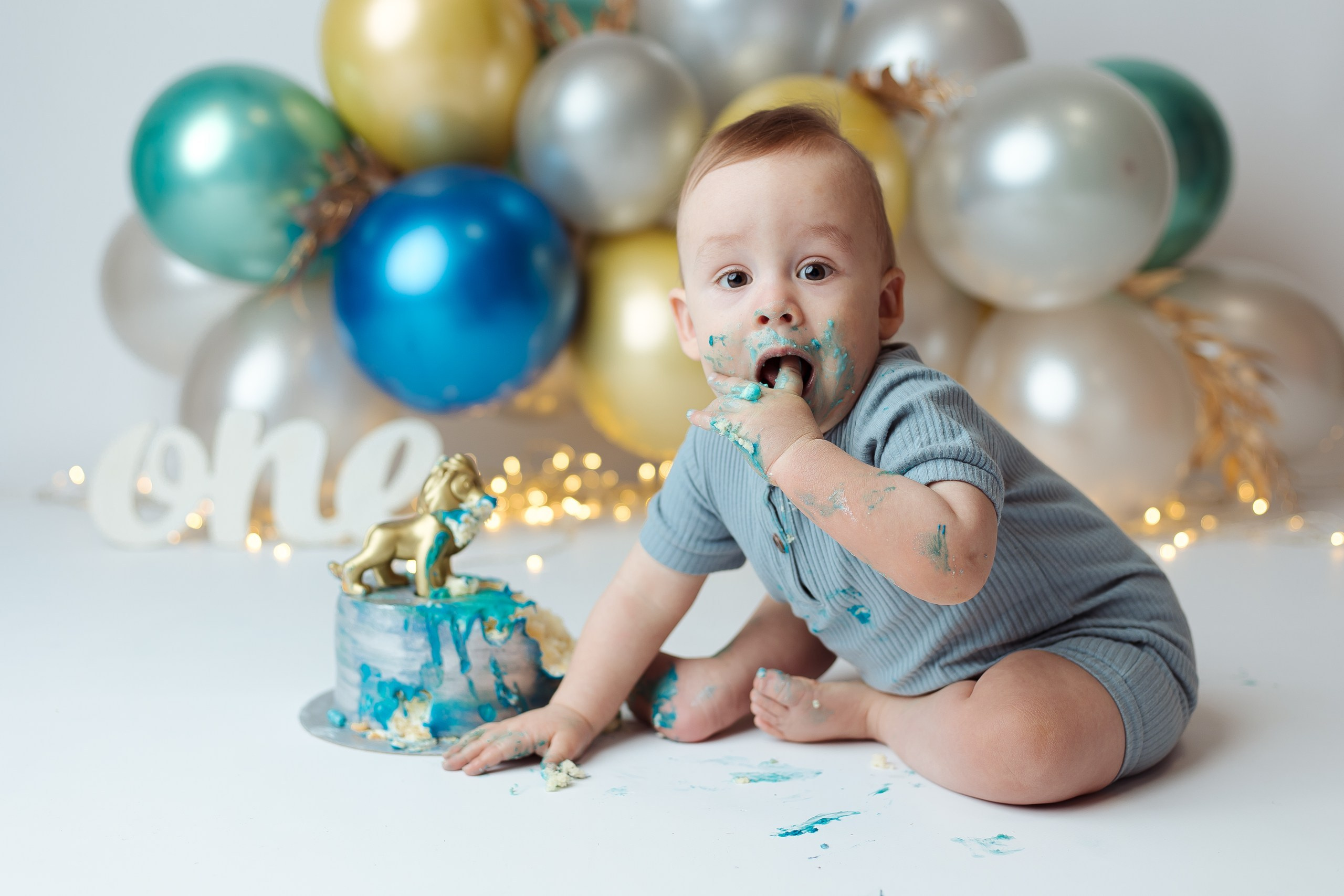 Праздничное оформление. Фотограф беременности, новорожденных Москва. годики под ключ