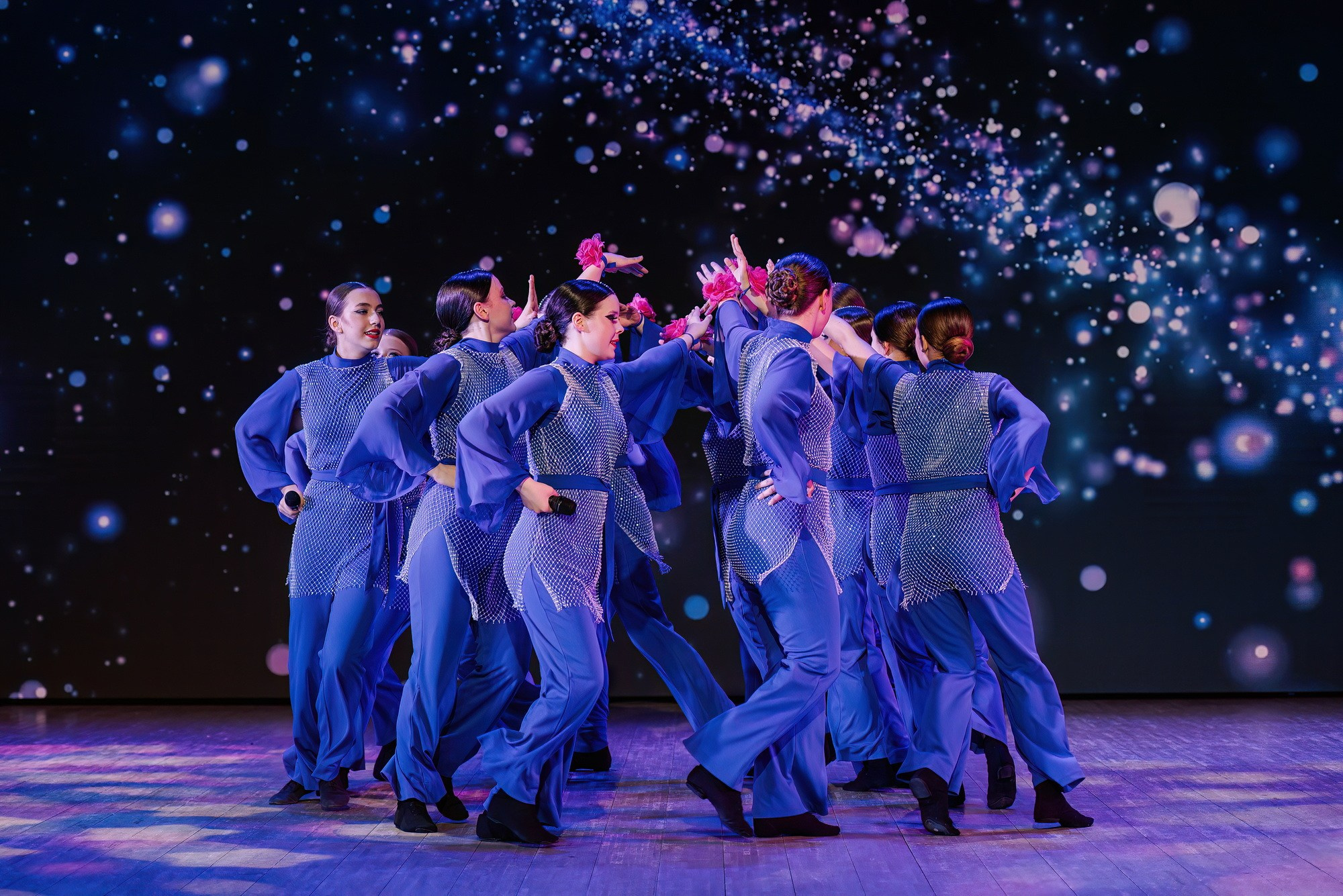 Отчетный концерт Образцового коллектива Алтая театра эстрадной песни «Созвездие». Свадебный и репортажный фотограф Никита Сницарев в Барнауле