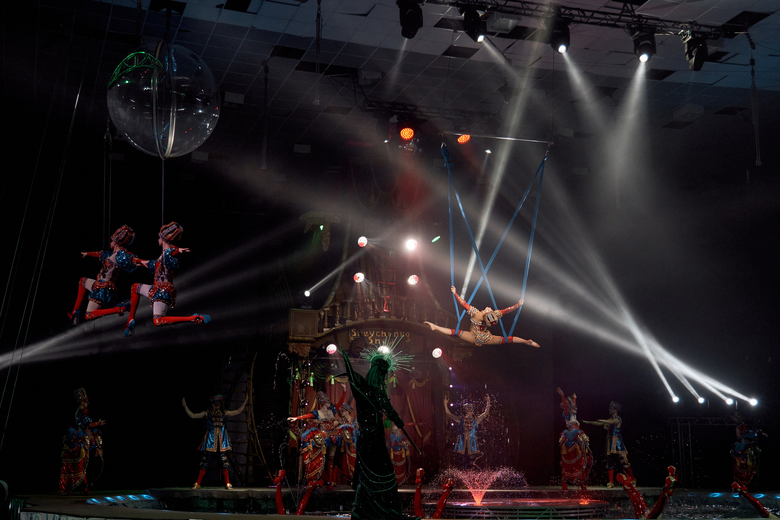 Цирк «На воде». Фотограф