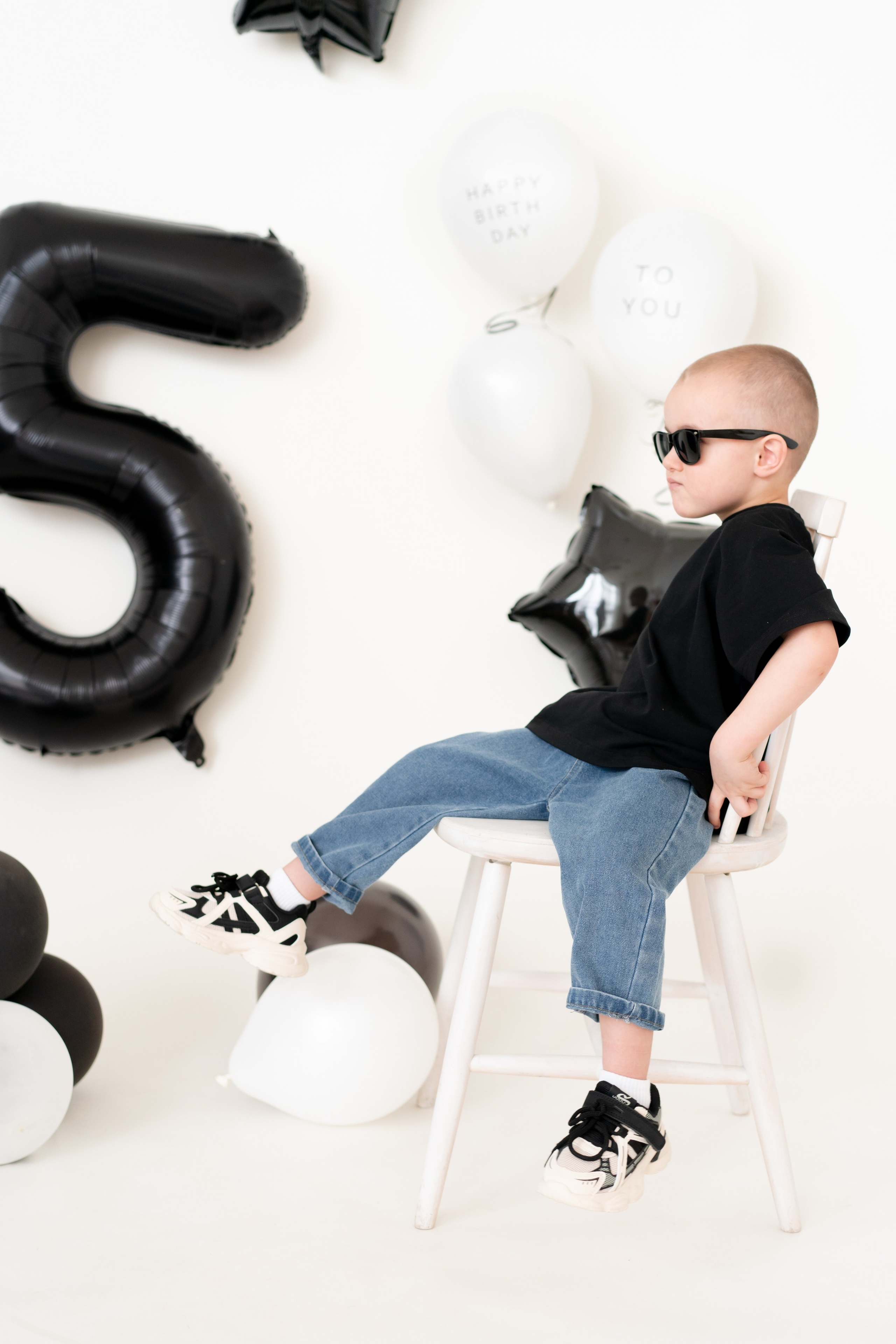 С Днём Рождения ребенка, портрет. Детская, семейная фотостудия в Санкт-Петербурге