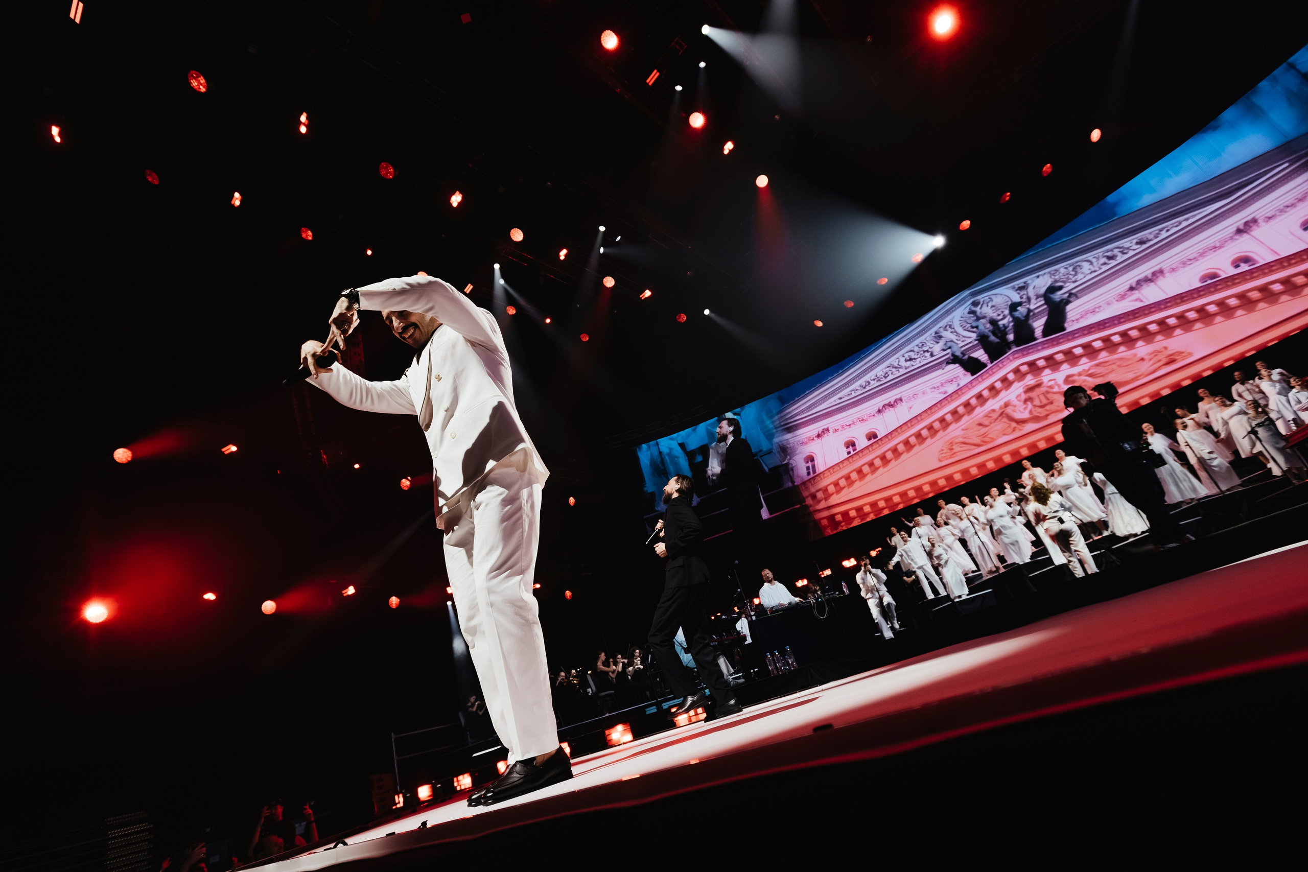 Концерт L’ONE с хором и симфоническим оркестром в Live Арене 19 октября 2025. Репортажный, event, концертный и backstage фотограф из Москвы Виталий Кривцов