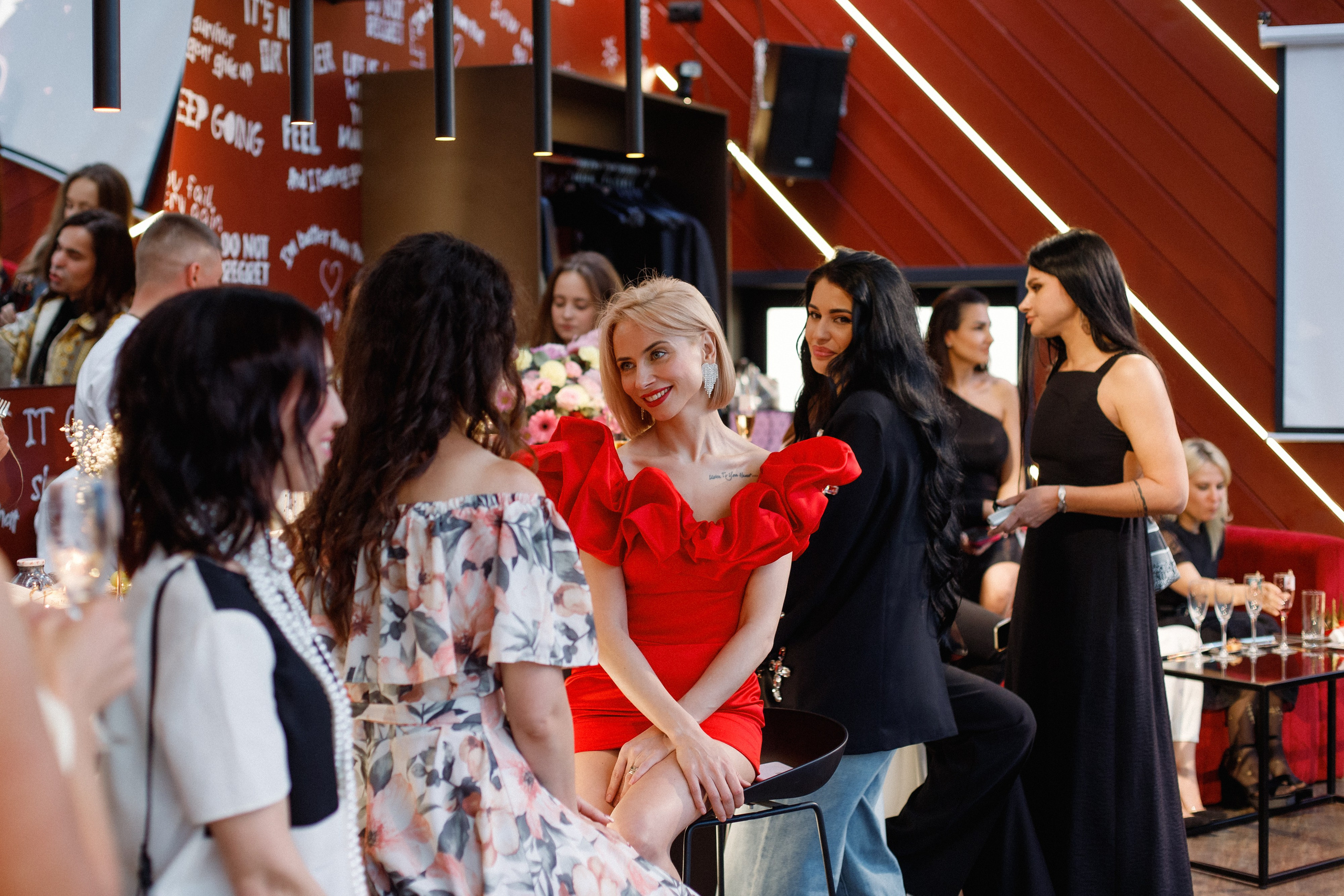 QUEEN KHV [12 ЛЕТ]. СВОИ. ФОТООТЧЕТЫ-СОБЫТИЯ-МЕСТА