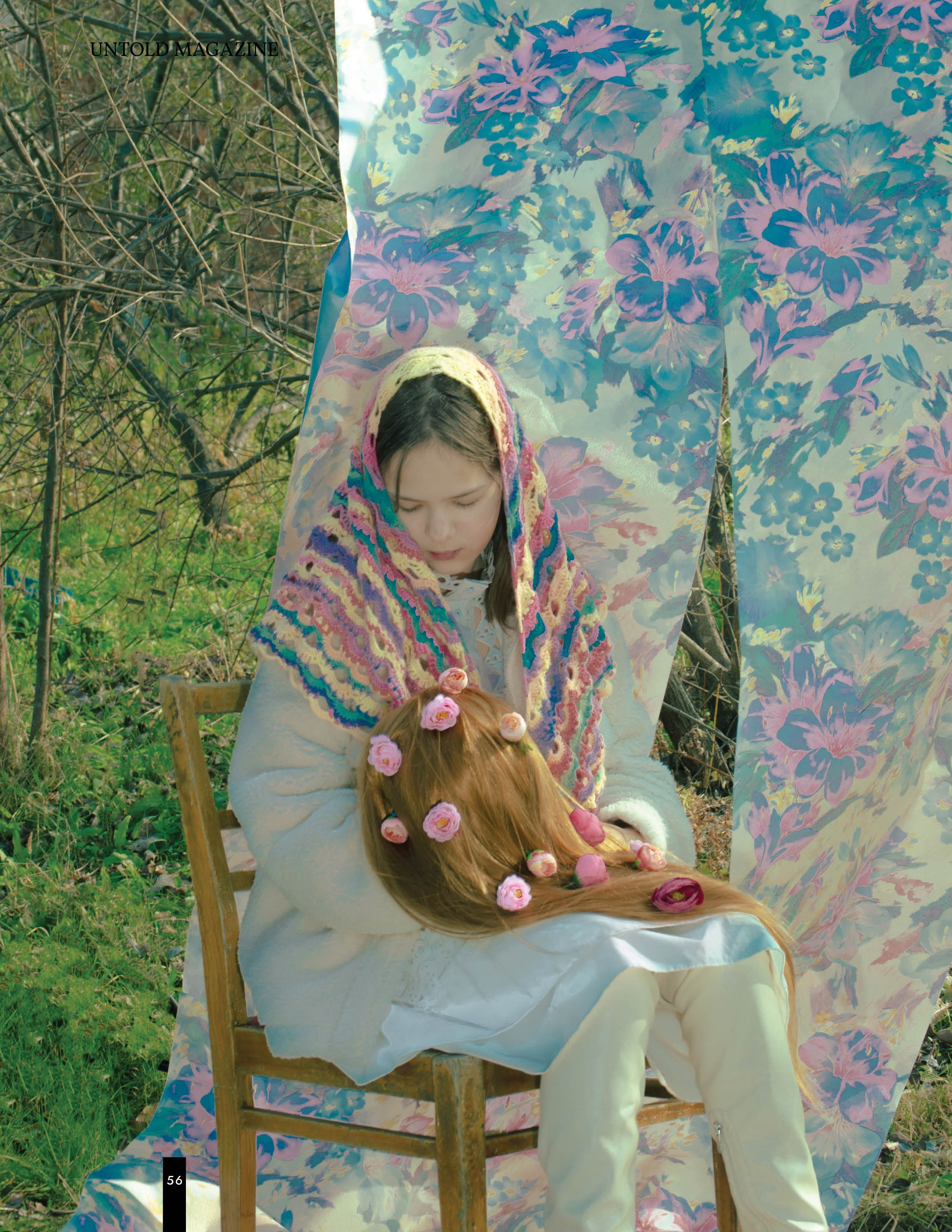 фотограф, фотосессия, фотосессия для подростка, женская фотосессия, Хабаровск, манекен, цветы, белое платье, девочка, принцесса, портретный фотограф, съемка на улице, фотосессия на улице, вязаный платок, высокие сапоги, подросток, фото проект, съемка, женский фотограф