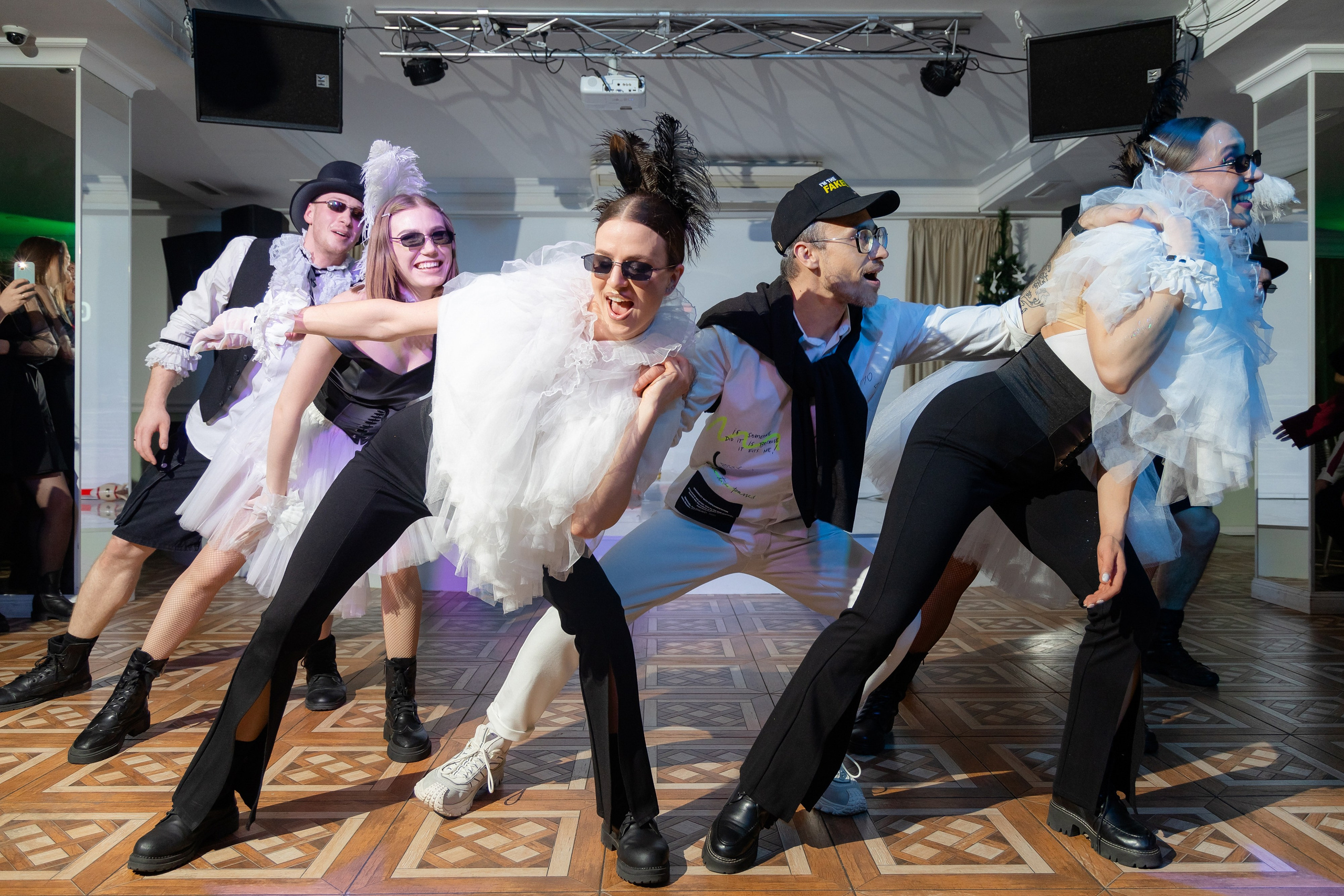 Корпоративная фотосъемка для кафе GARAGE | Новый год 2025 | Минск. Свадебный фотограф в Минске/Беларуси Сергей Спиридонов