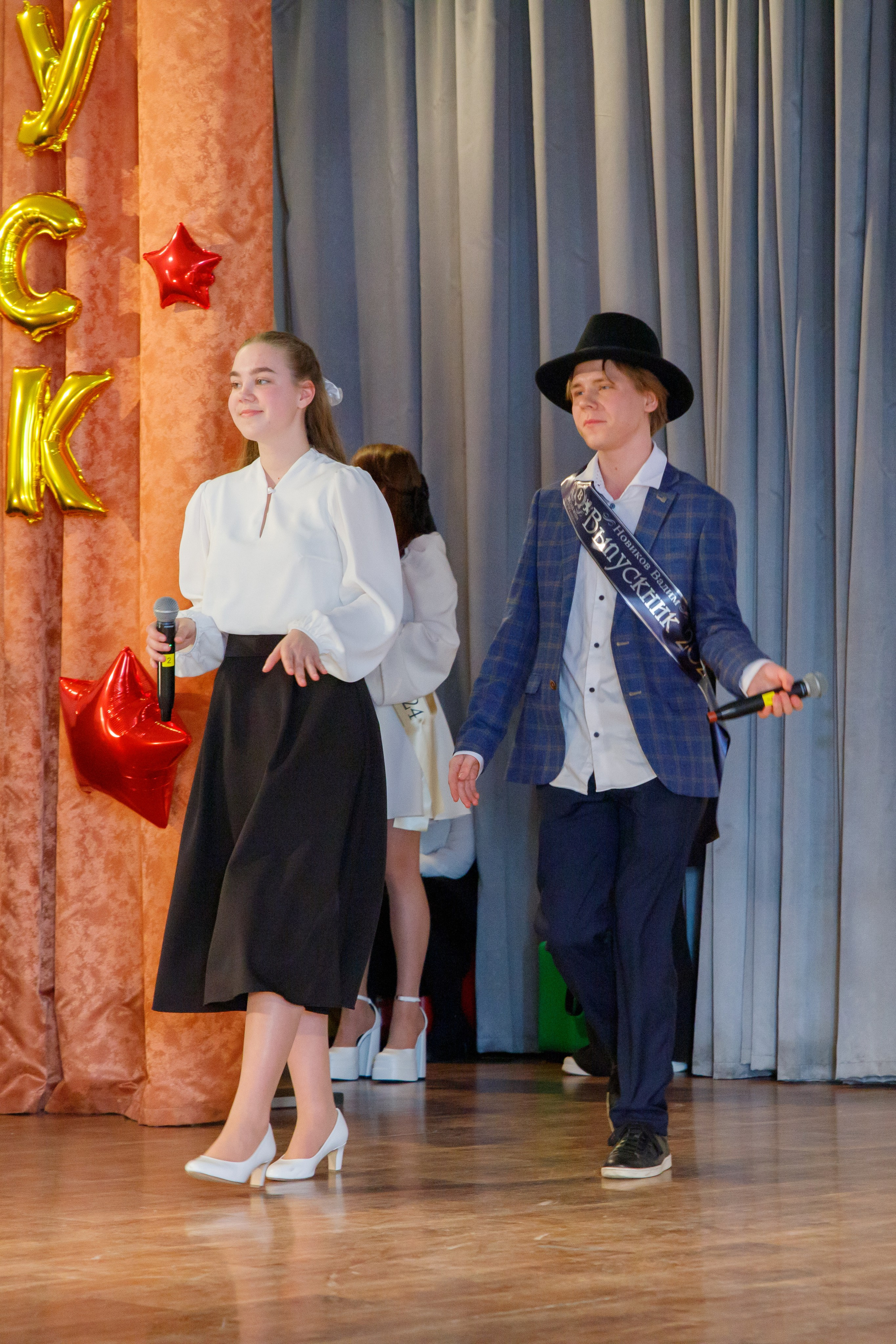 Репортажная съемка с Последнего звонка в школе в Москве. Семейный и школьный фотограф в Москве Анна Ткач