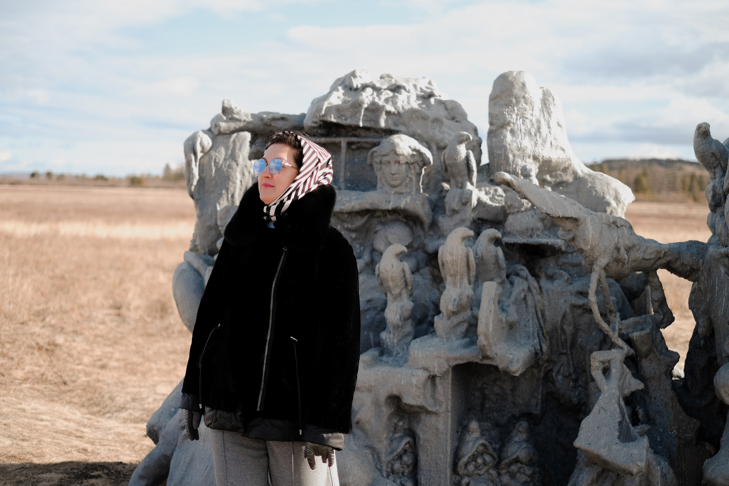 Фотосессия в ленд-арт парке Тужи. Портретный фотограф в Чите Анна Камратова. Помогу Вам создать историю, в которой Вы — главный герой!