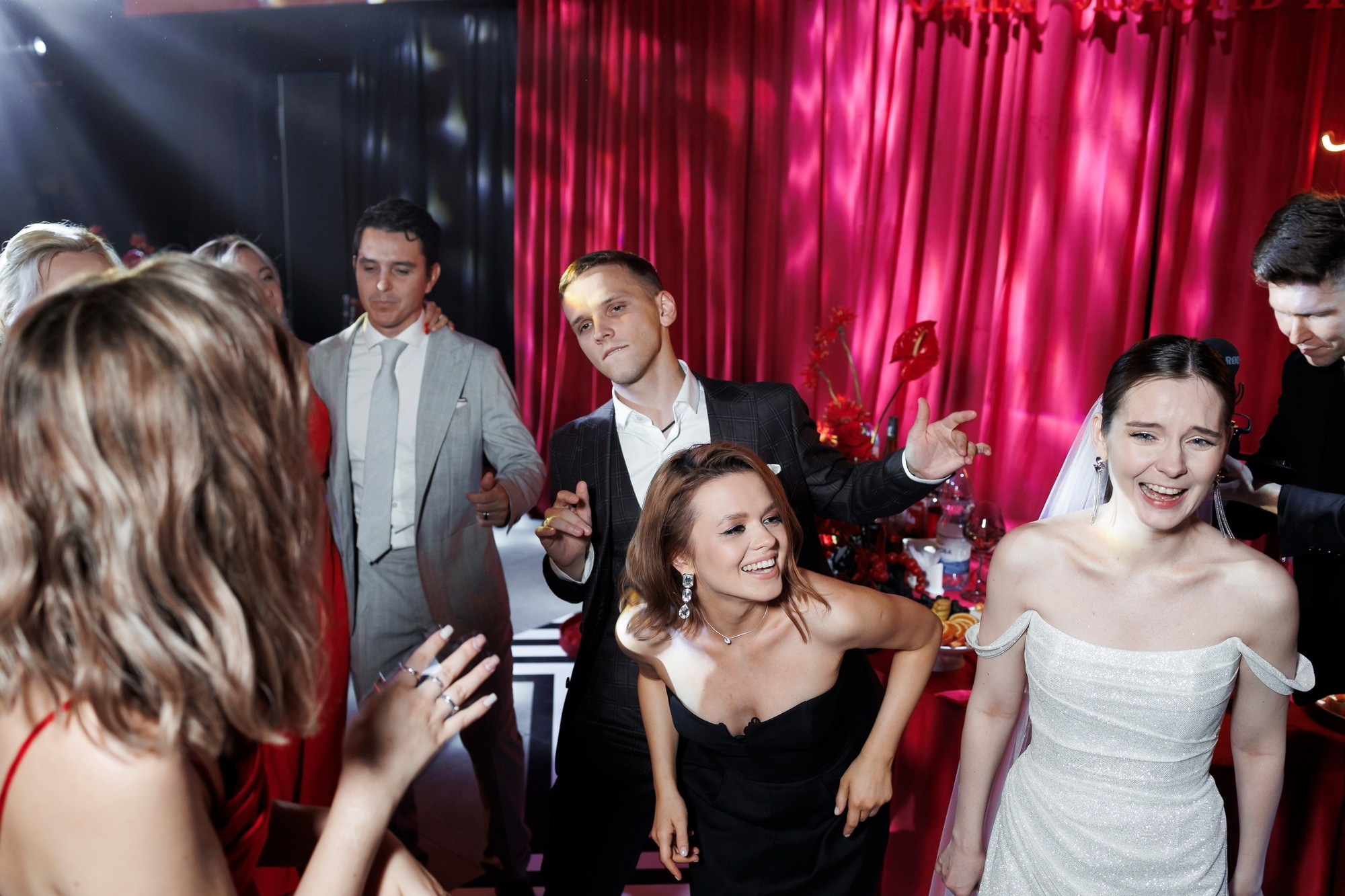 Свадебная фотосессия в красных тонах. Свадебный фотограф в Нижнем Новгороде и Москве Сергей Воробьев