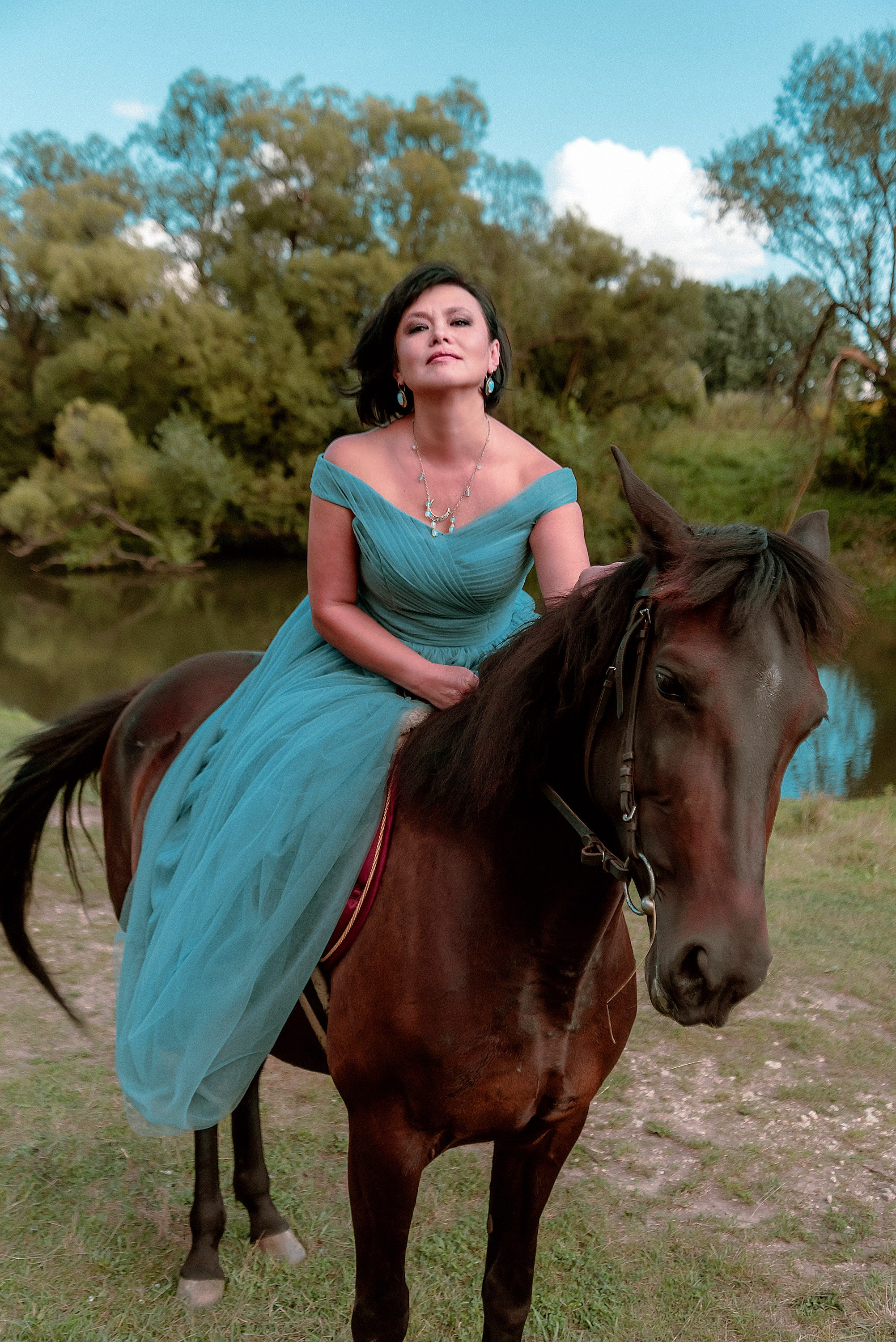 Красивые фотографии девушки на лошади.