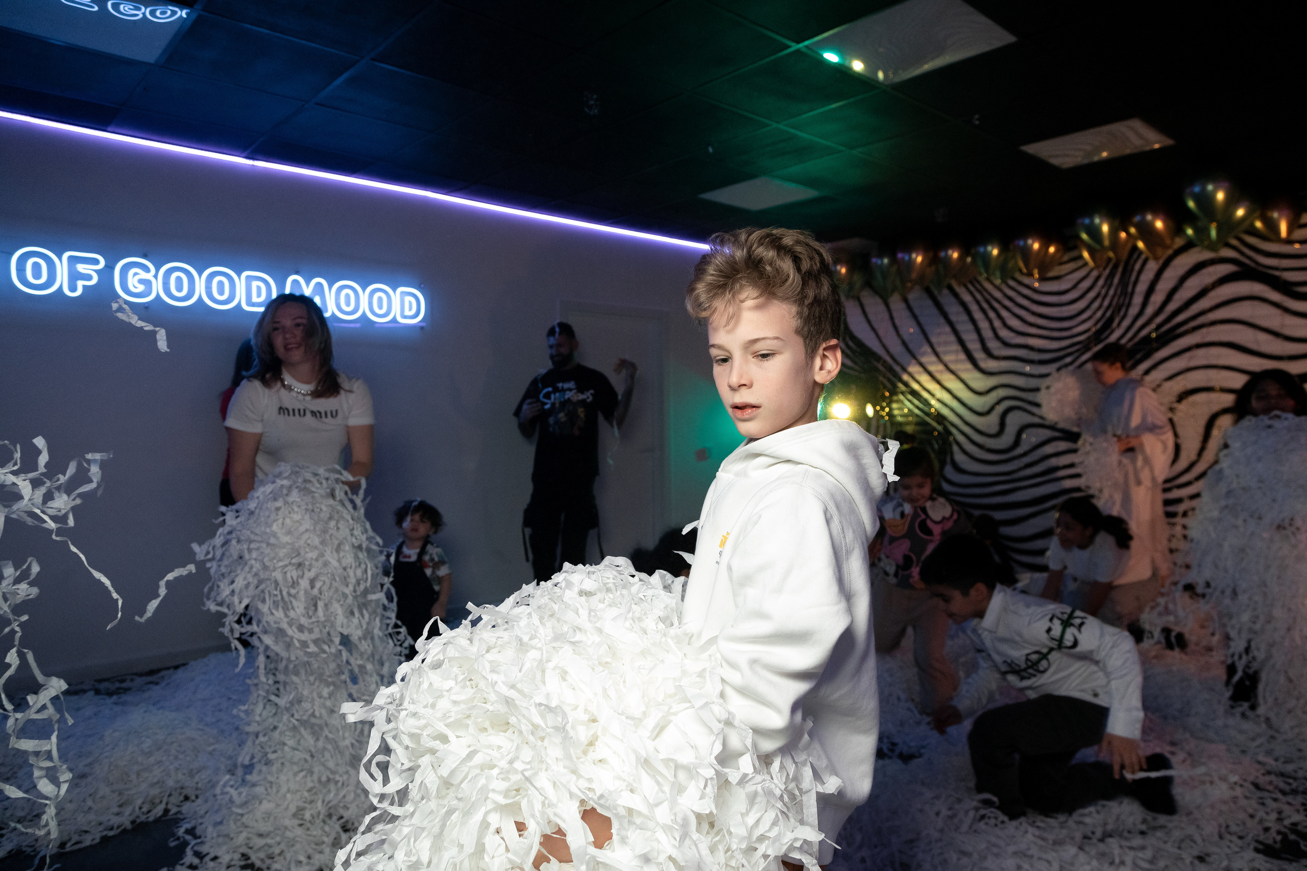 БУМАЖНОЕ ШОУ. Фотостудия Москва