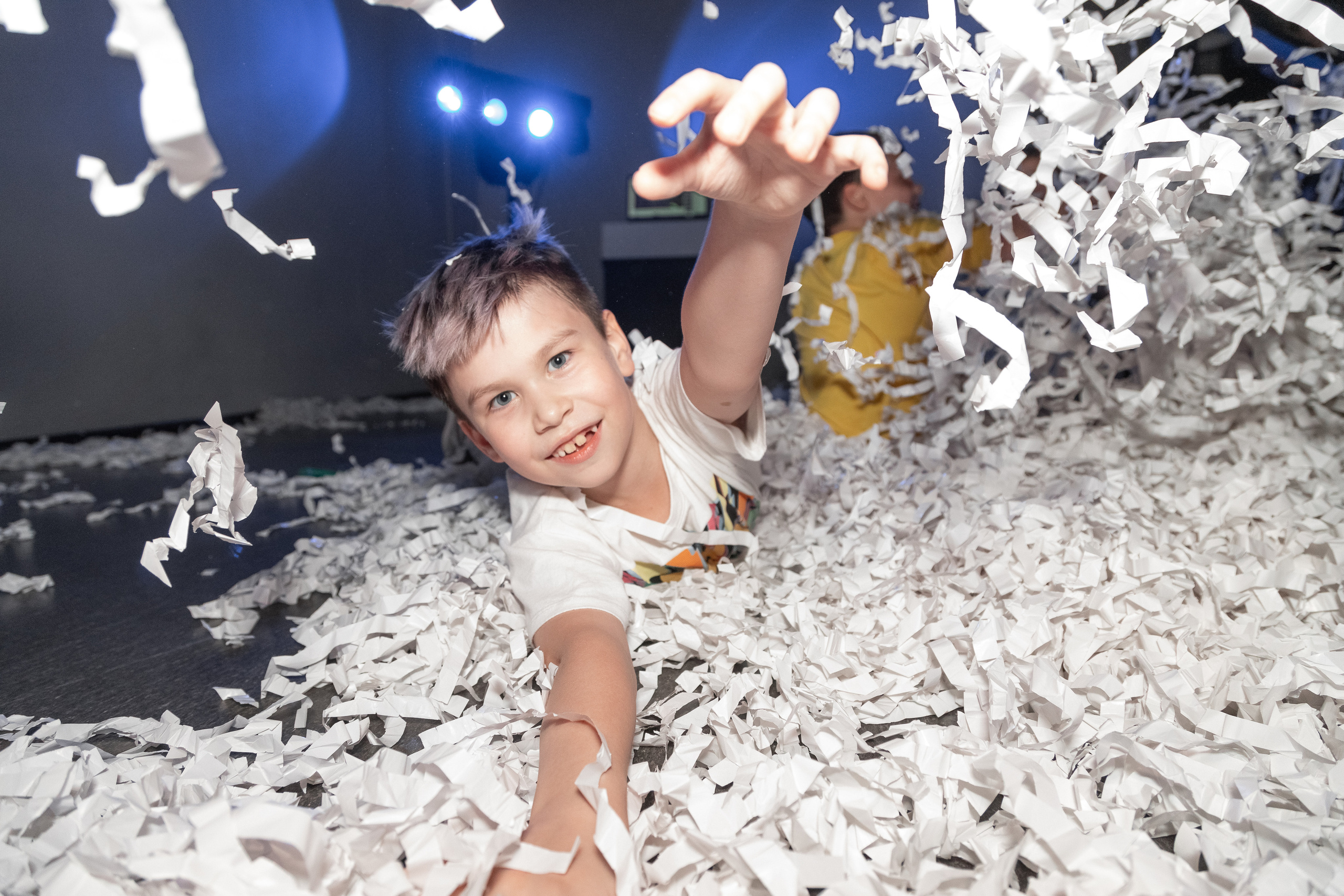 БУМАЖНОЕ ШОУ. Фотостудия Москва