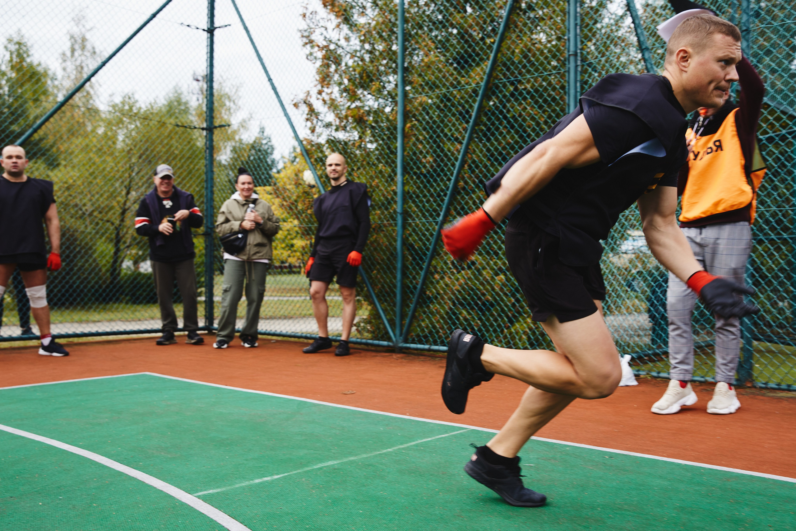 Фотограф на тимбилдинг: спортивное командообразование за городом. КонТайм: профессиональная съемка для организаций