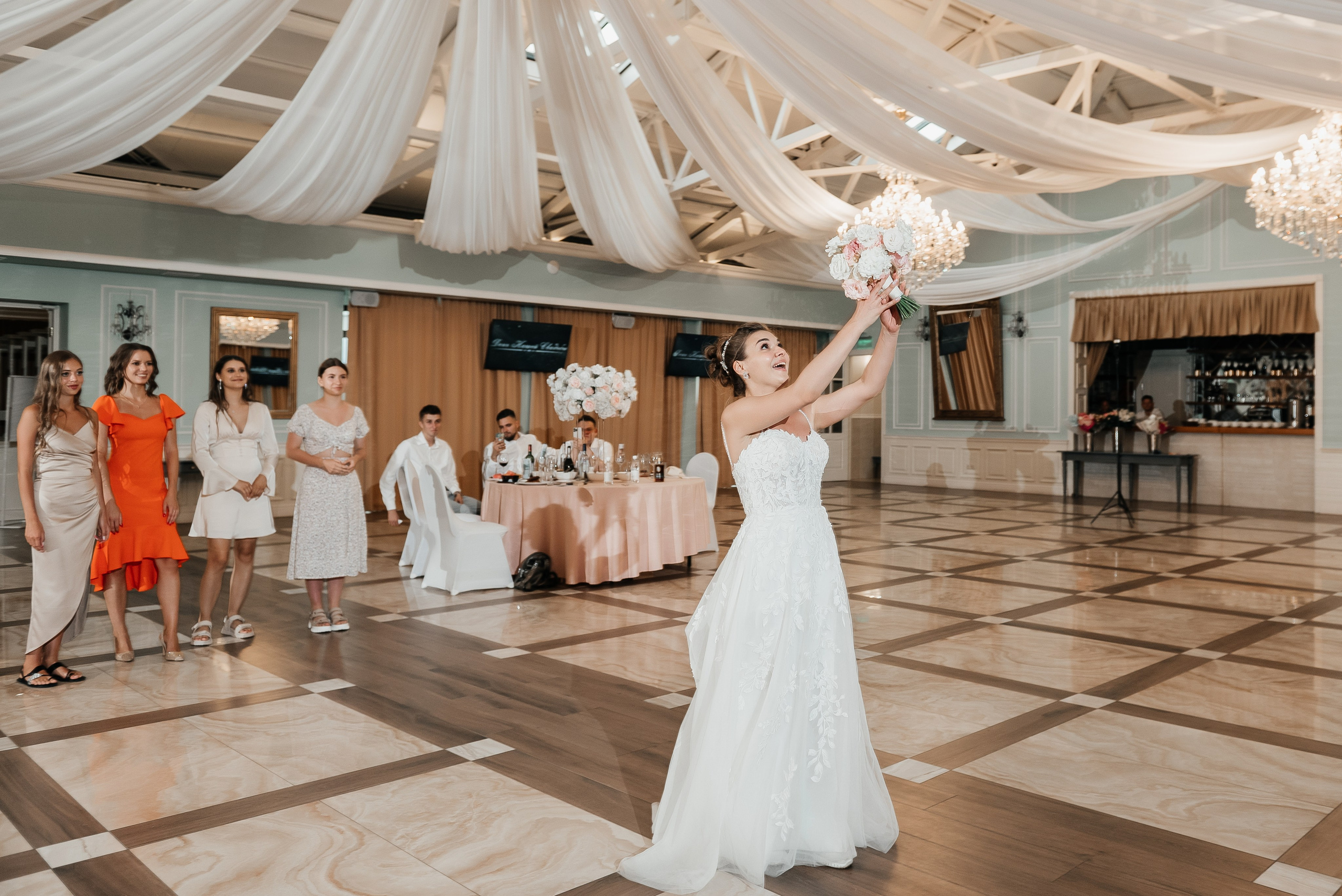 Свадебный фотограф в Екатеринбурге. Свадебная фотосъемка. Свадебный фотограф в Екатеринбурге