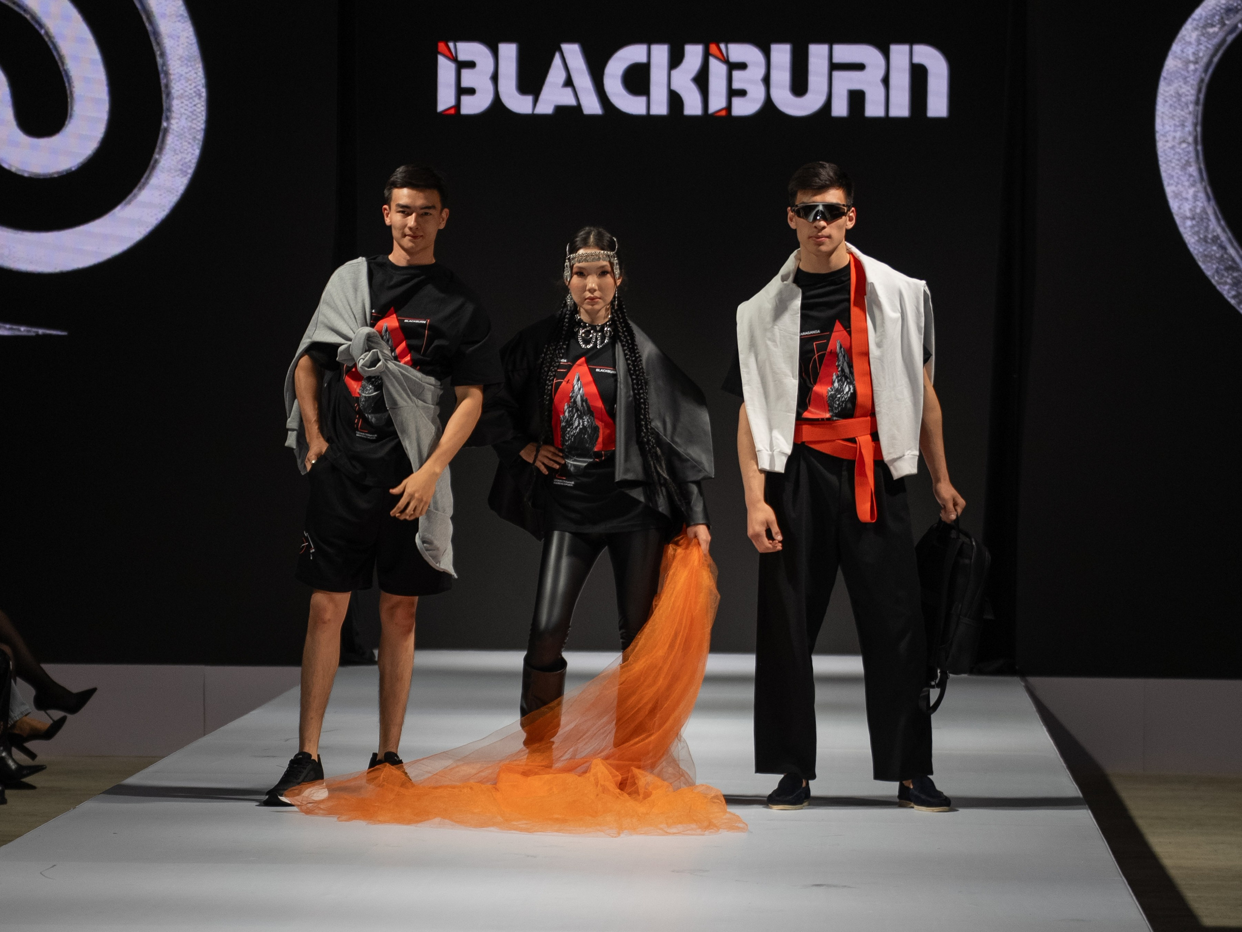 EURASIAN FASHION WEEK BlackBurn. Сайт Алматинского НЮ АРТ, будуар и фэшн фотографа Дениса Карпенко
