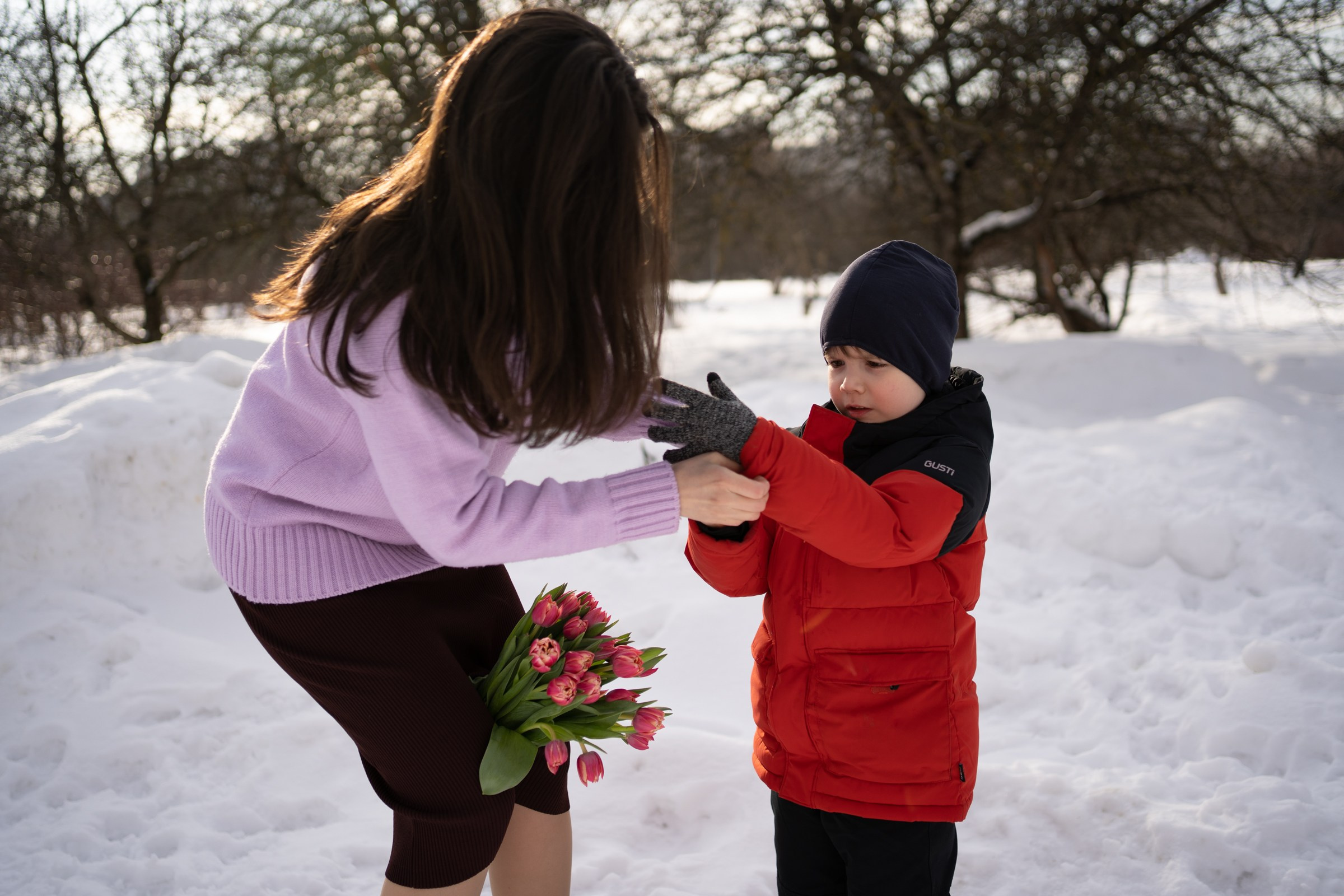 Ксюша и Тюльпаны женская съемка. Семейный видеограф и фотограф Соснина Марина