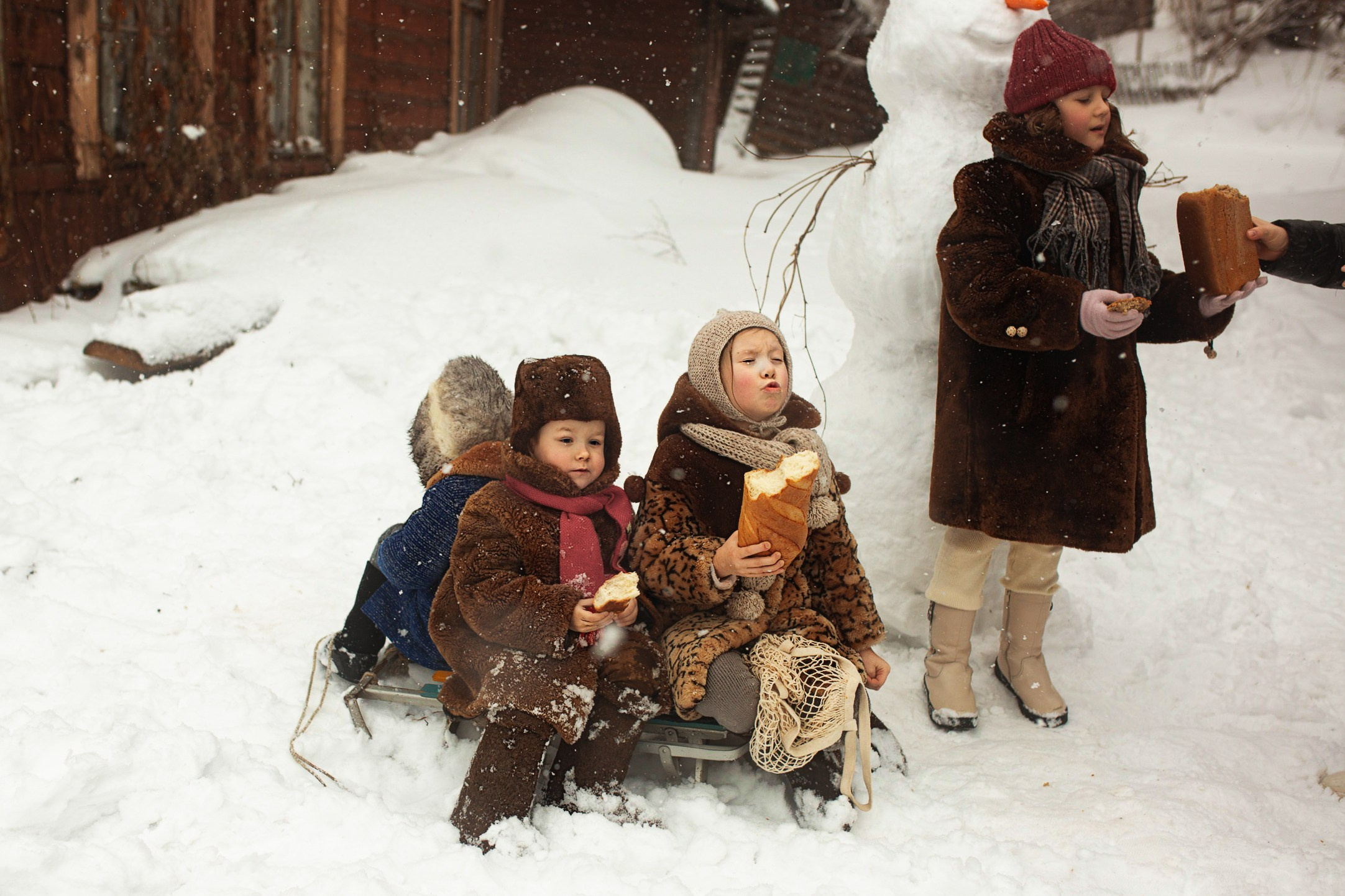 Мы лепим снеговика!. Съемка Таинств Крещения Венчания, детские и семейные съемки в Пензе