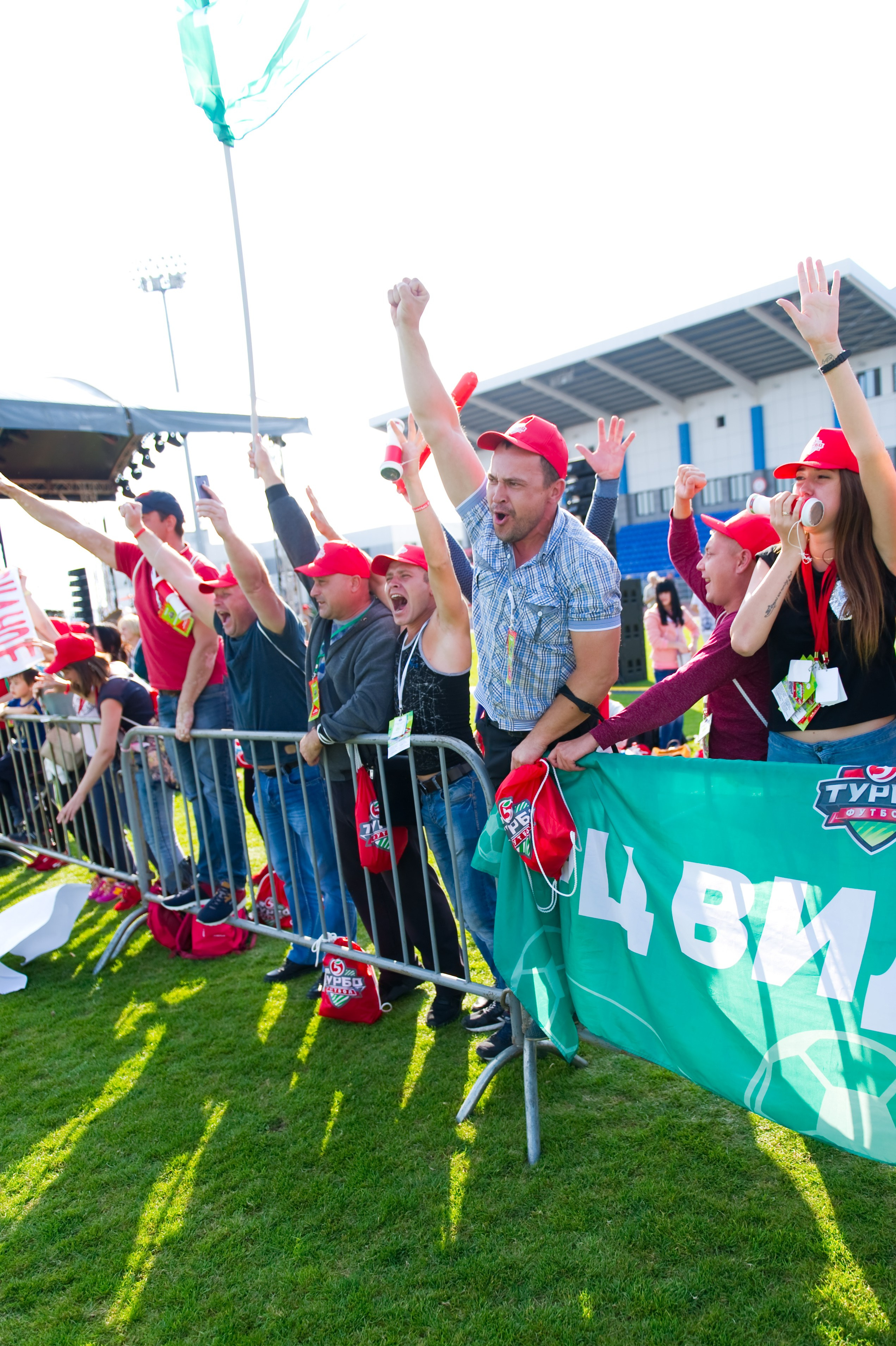 Турбофутбол (корпоративное соревнование «Пятерочки»). Репортажный фотограф и видеограф Слава Думчев. Тимбилдинги, отчетники, корпоративы