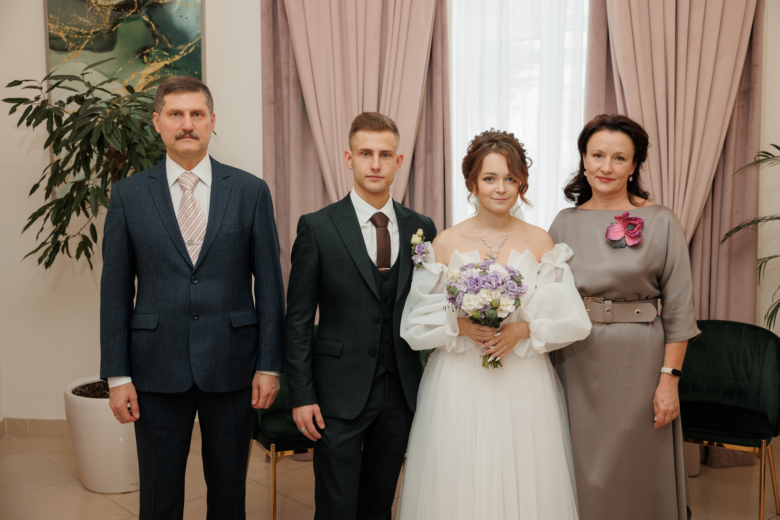 Константин и Дарья, ЗАГС ВДНХ, отель Soluxe, ресторан «Антик». Свадебный и репортажный фотограф (Москва, Королев и другие)