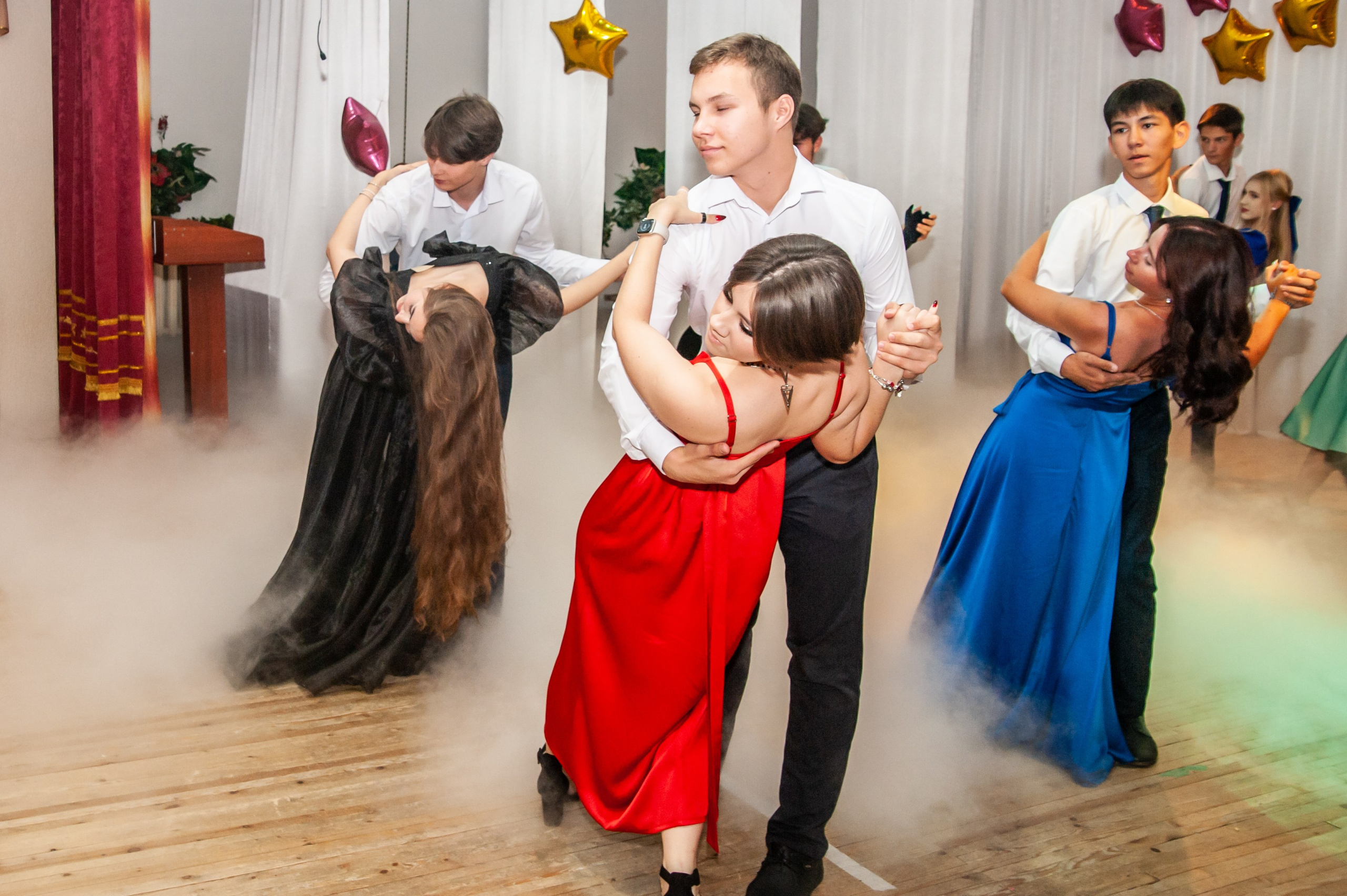 Выпускной МАОУ СОШ № 17 им. Эдуарда Есаяна. Свадебный и семейный фотограф Денис Лукьянов в Краснодаре, Краснодарском крае и Республике Крым