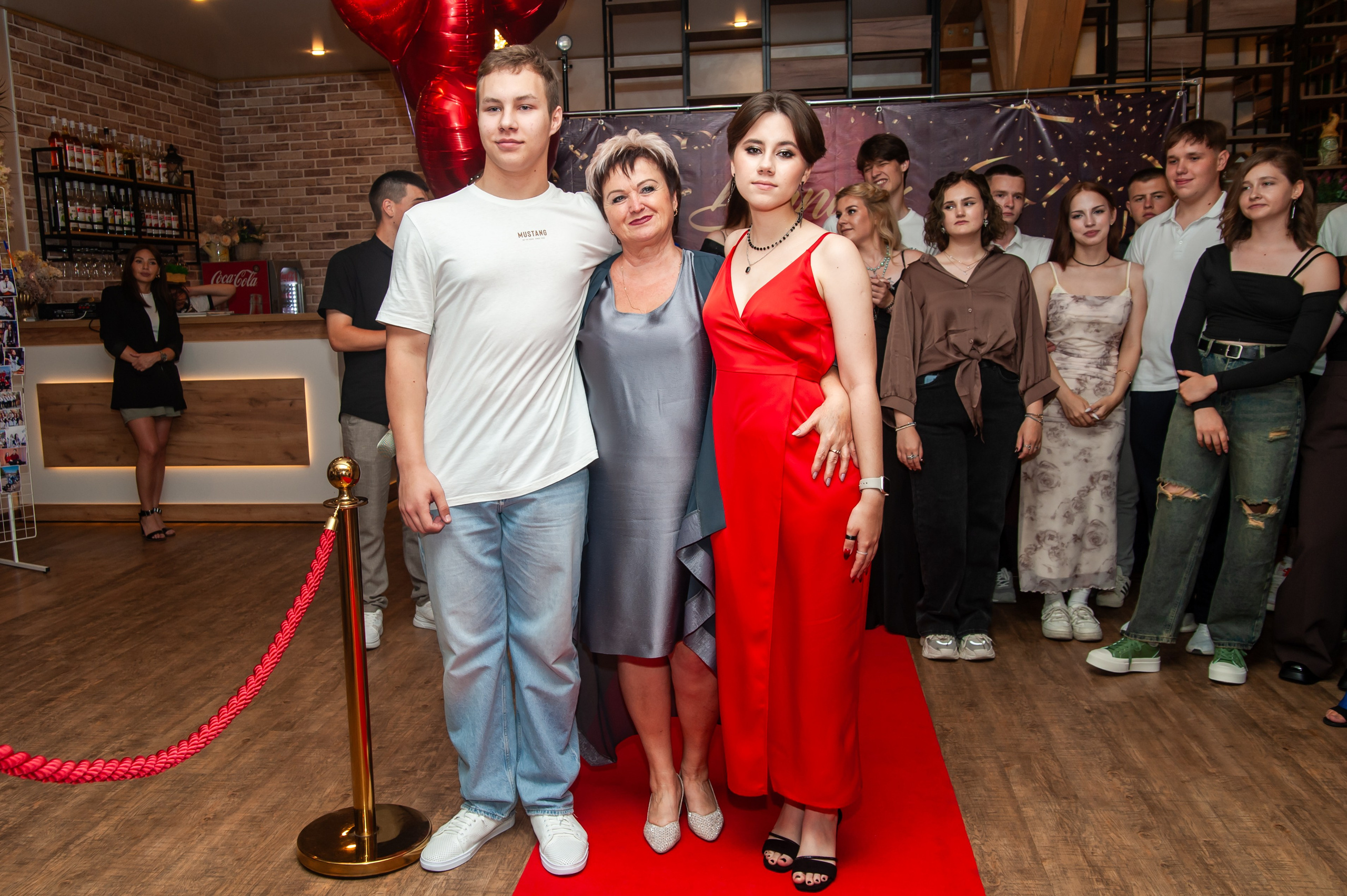 Выпускной МАОУ СОШ № 17 им. Эдуарда Есаяна. Свадебный и семейный фотограф Денис Лукьянов в Краснодаре, Краснодарском крае и Республике Крым