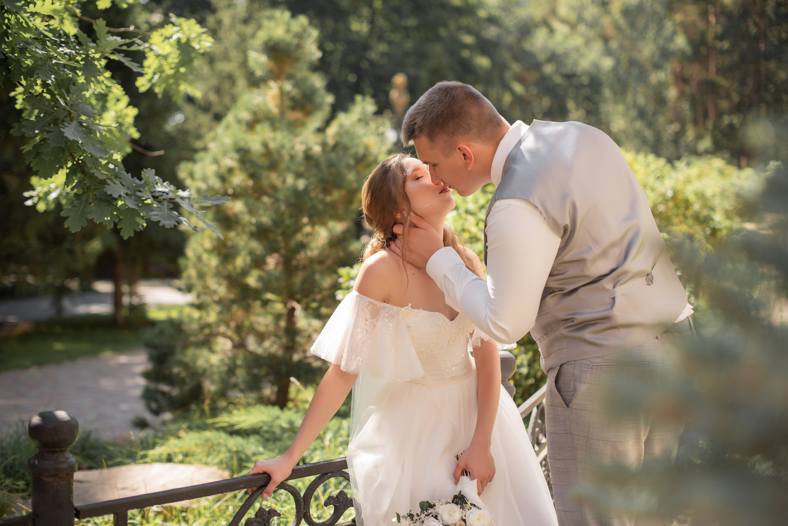Свадебный альбом 12.08.23 – лучшие кадры с торжества. Свадебный фотограф в Миассе Татьяна Ружникова