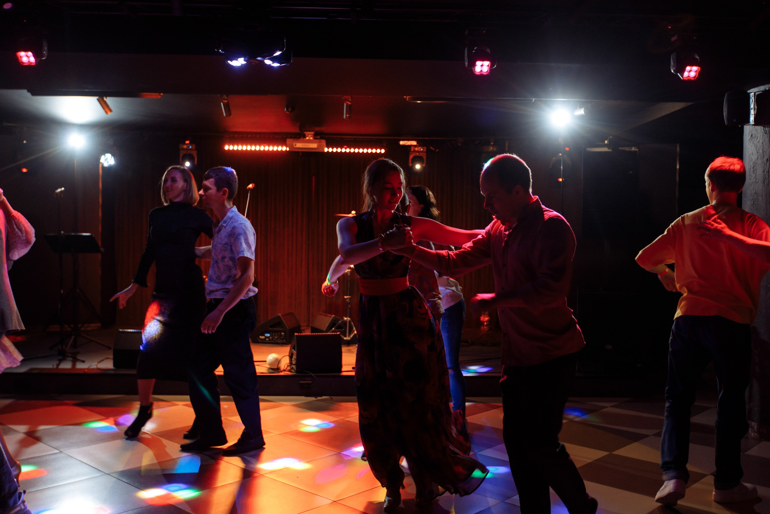 ISALSА. Вечеринка в школе танцев. Свадебный фотограф в Ярославле Анастасия Архипова