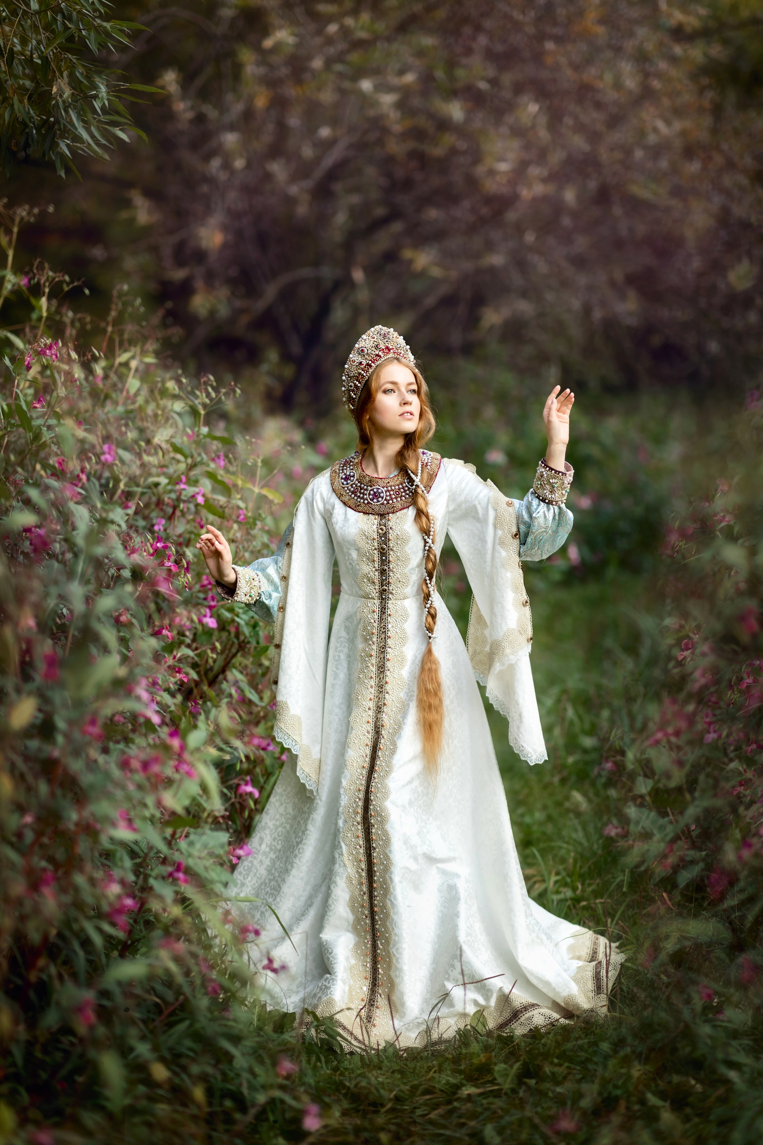 A3. Дизайнер костюмов и украшений, фотограф