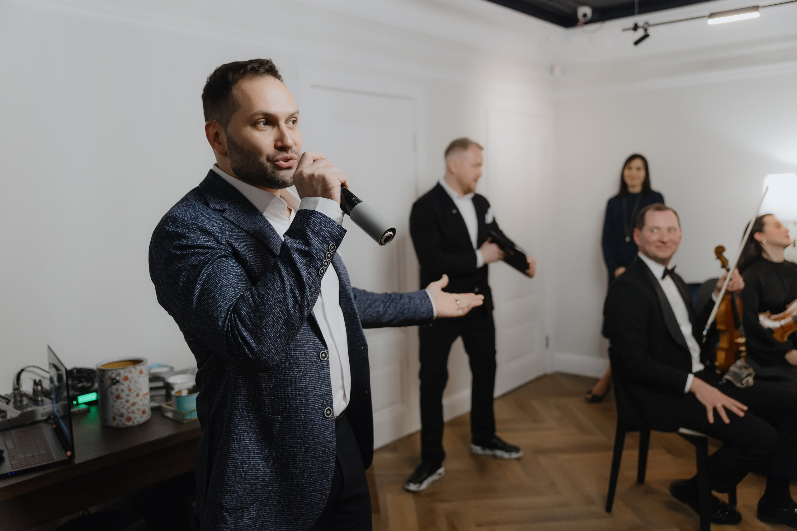 Открытие нового пространства интерьерного салона L. DECO в феврале 2025. L. Deco интерьерный салон. Краски/обои/лепной декор