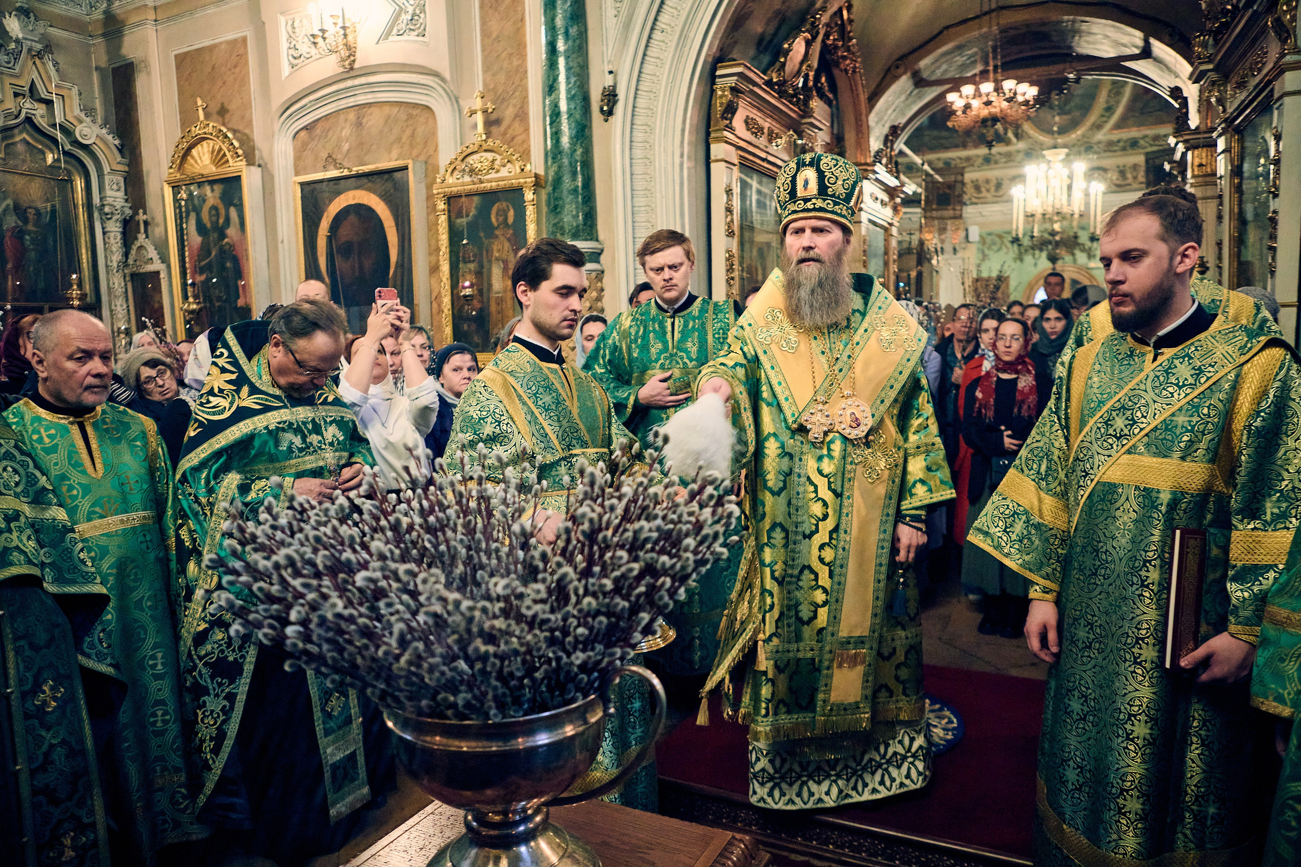 ВСЕНОЩНАЯ НА ВЕРБНОЕ ВОСКРЕСЕНИЕ. DMITRY MOISEENKO — фотограф, художник, топ-стилист