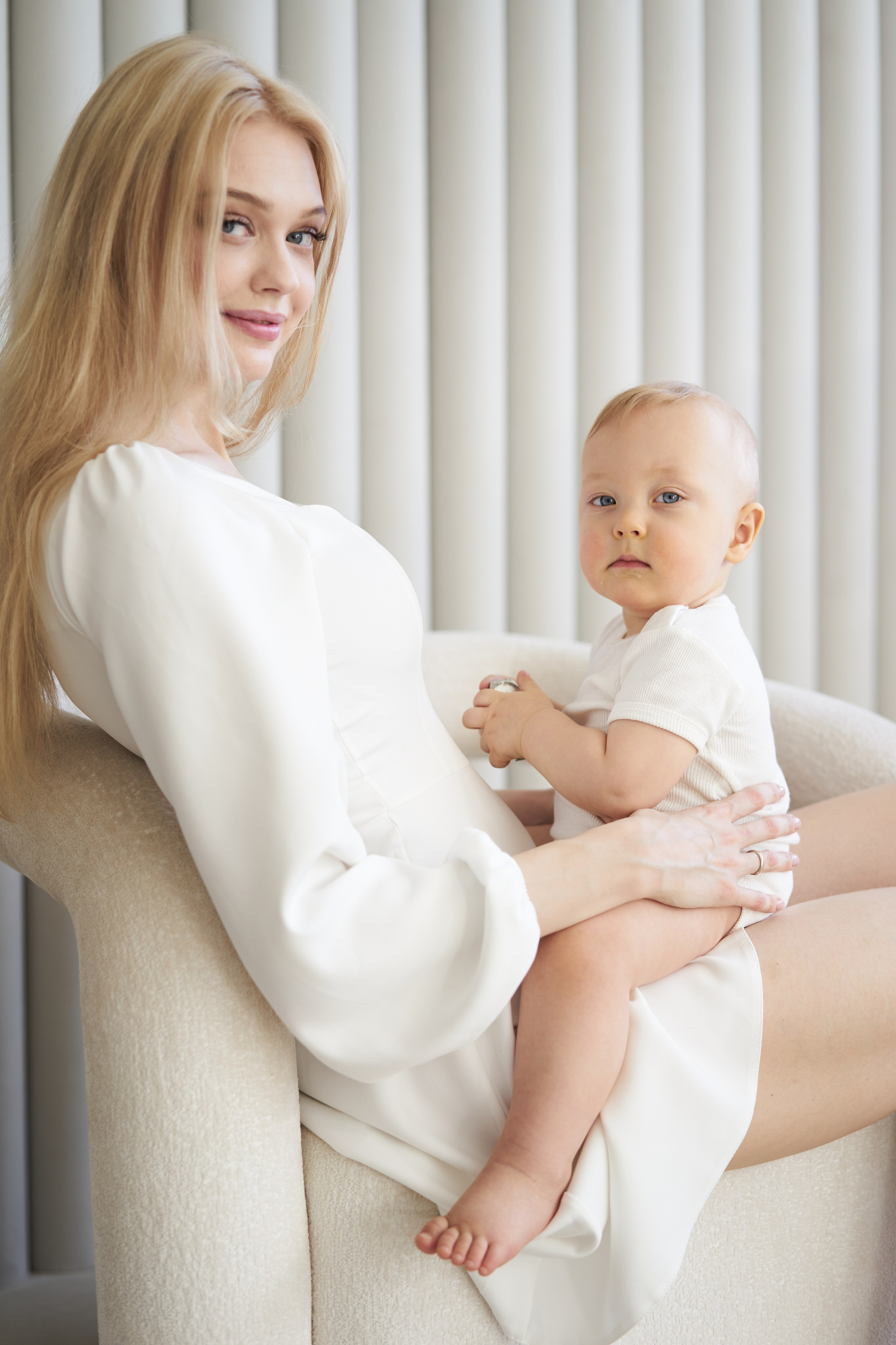 Семейная фотосессия в студии. Фотограф Екатеринбург Кокшарова Александра